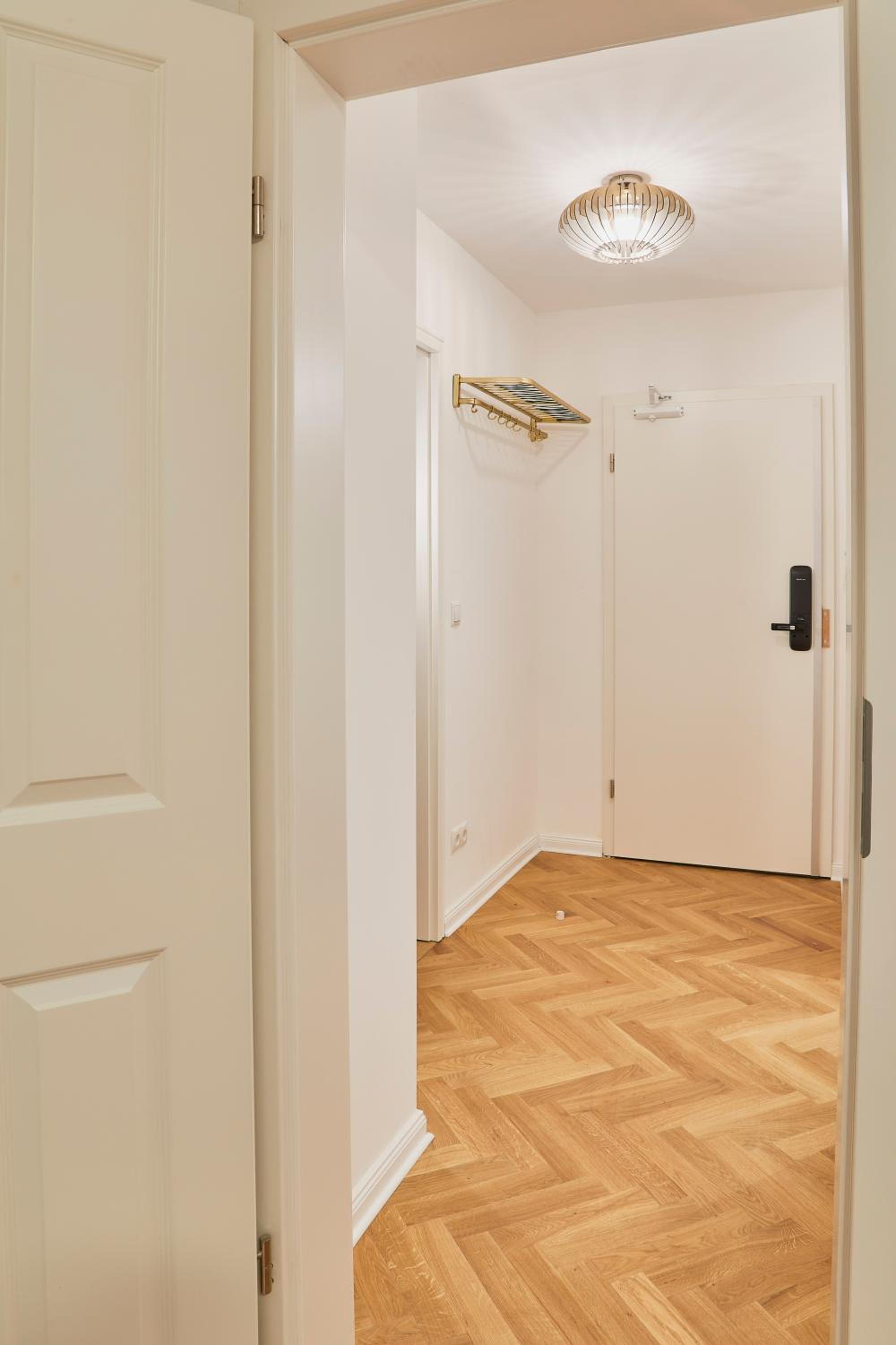 One-Bedroom Apartment - Photo 12