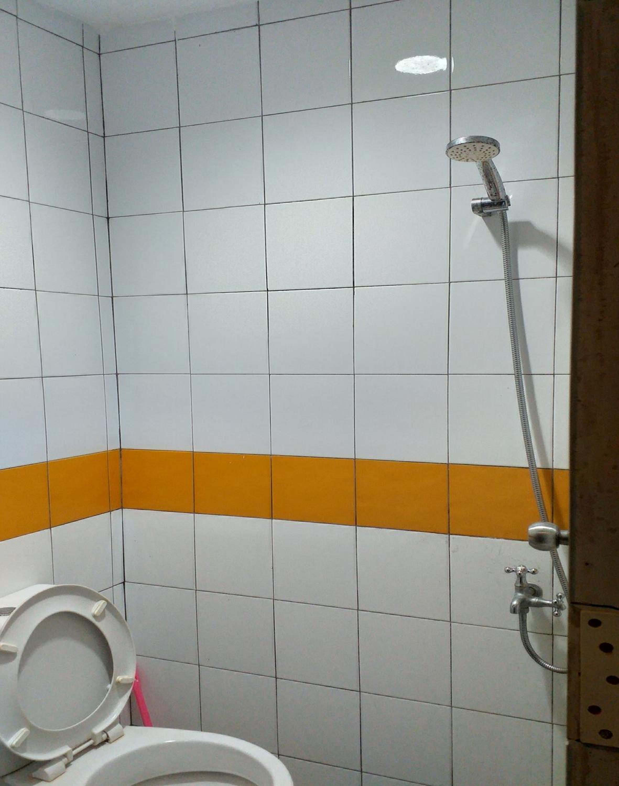 Economy Double Room - Photo 9