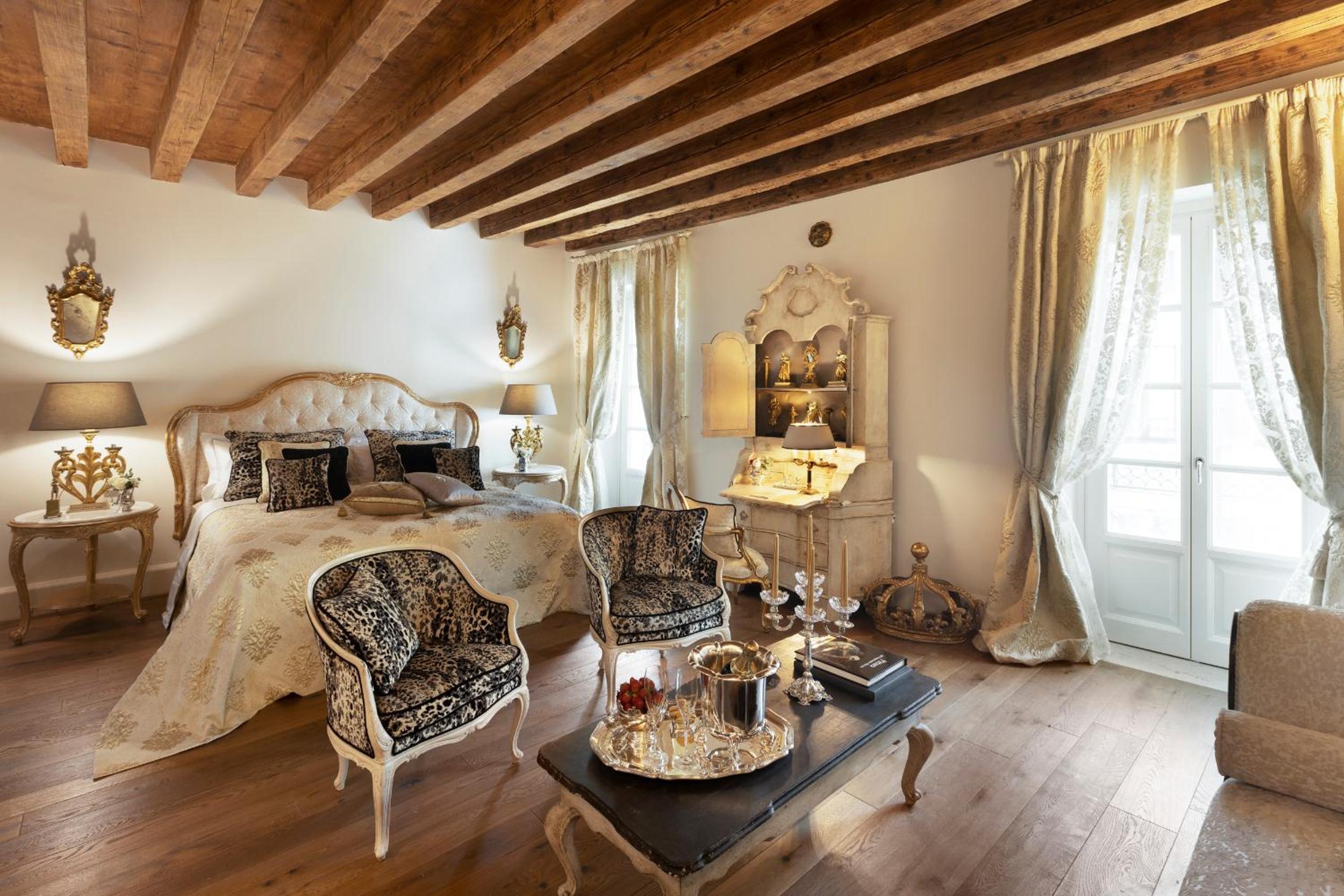 Suite with Balcony - Photo 1
