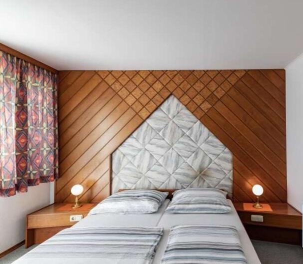 Double Room - Photo 5