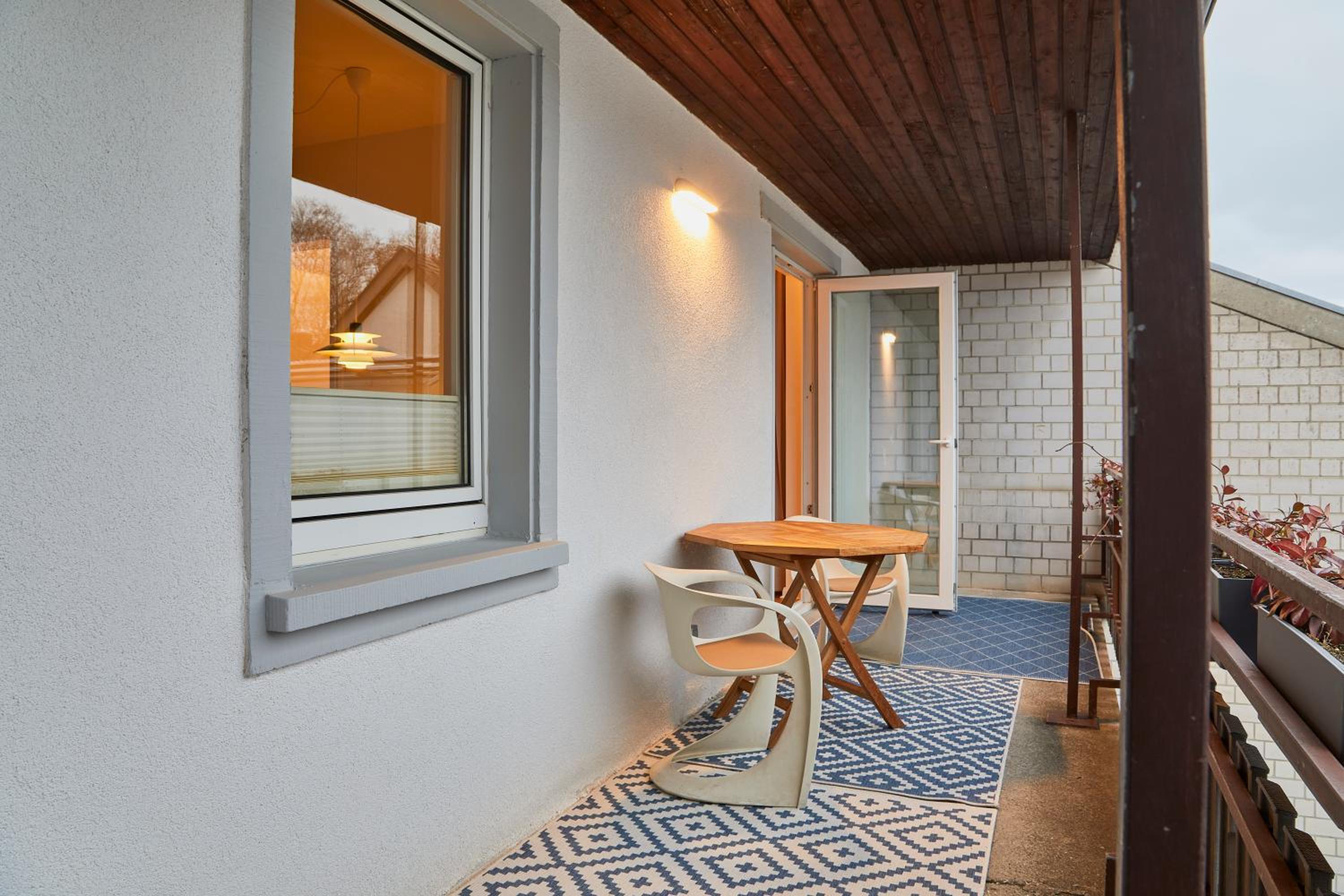 One-Bedroom Apartment - Photo 2
