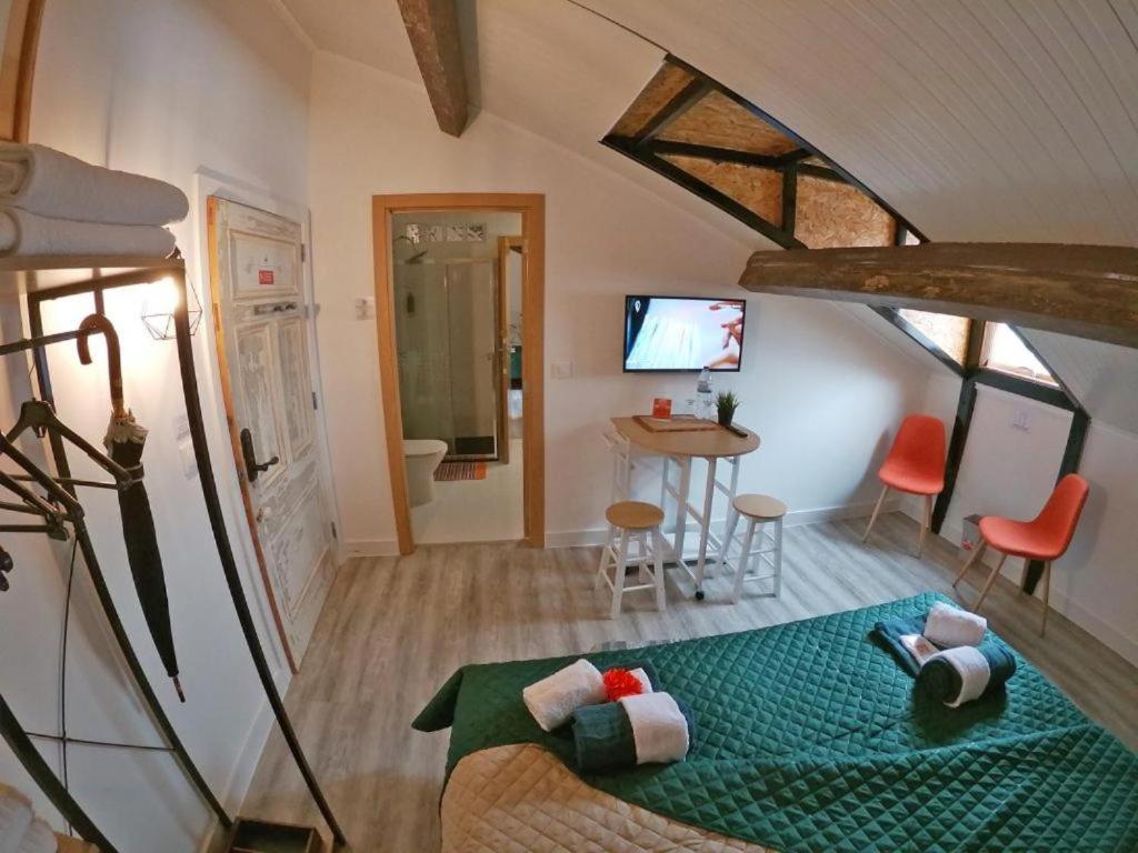Double Room with Private Bathroom - Photo 39
