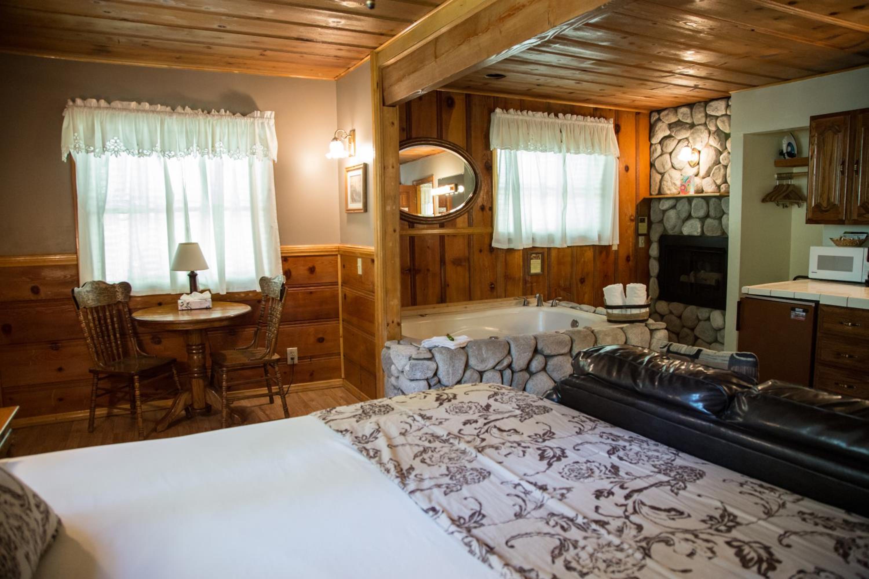 King Studio with Spa Bath - Photo 4