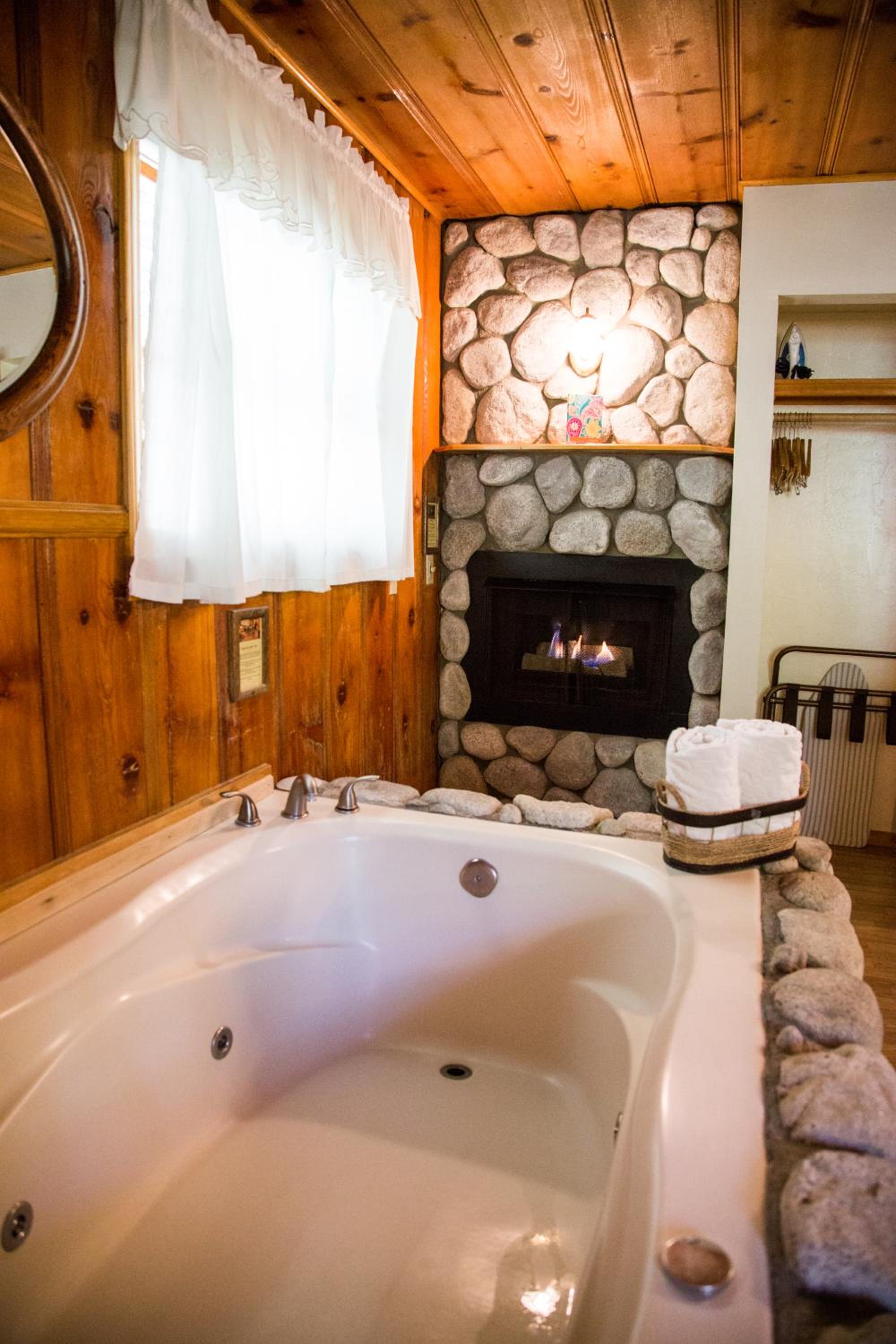 King Studio with Spa Bath - Photo 2