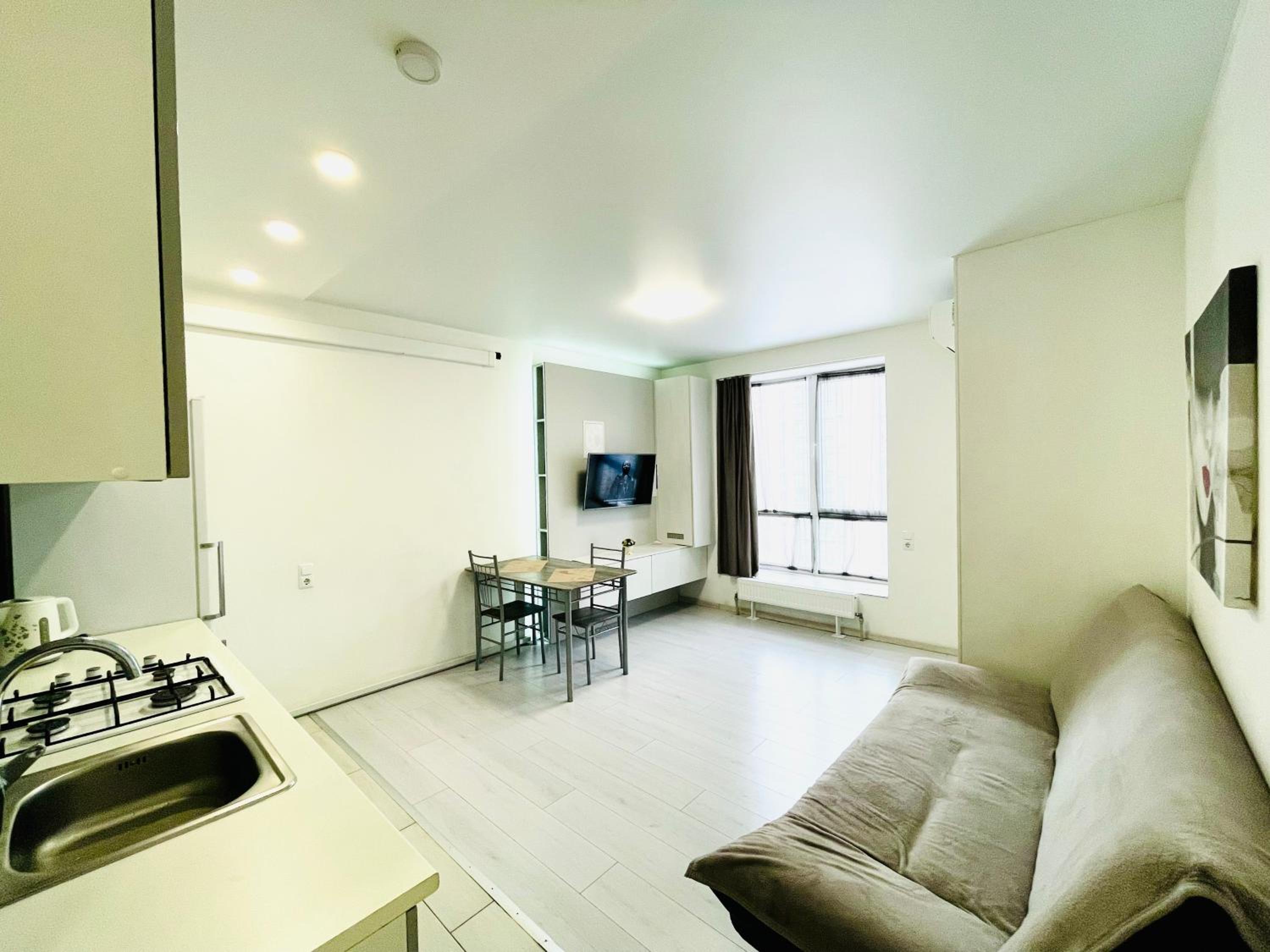 One-Bedroom Apartment photo 1