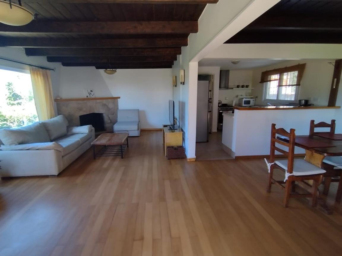 One-Bedroom House photo 1