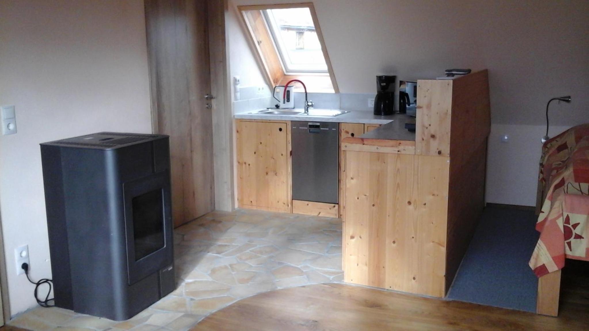 One-Bedroom Apartment - Photo 4