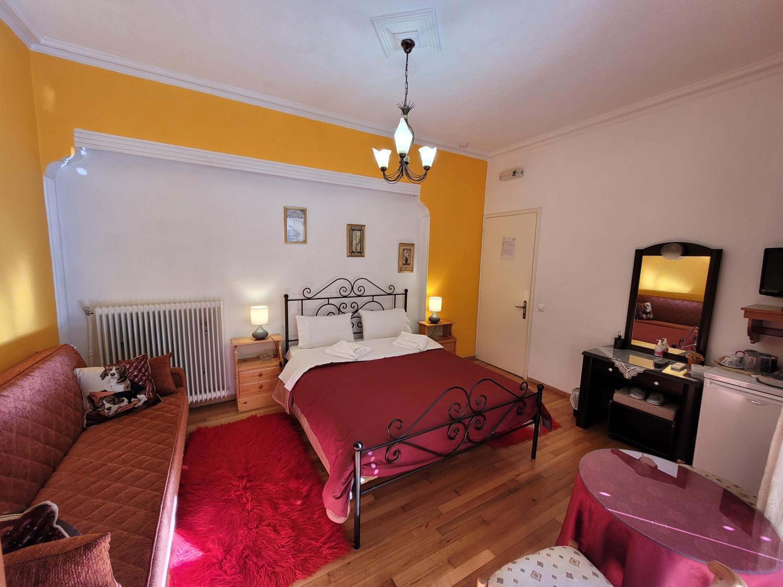 Standard Double Room - Photo 9