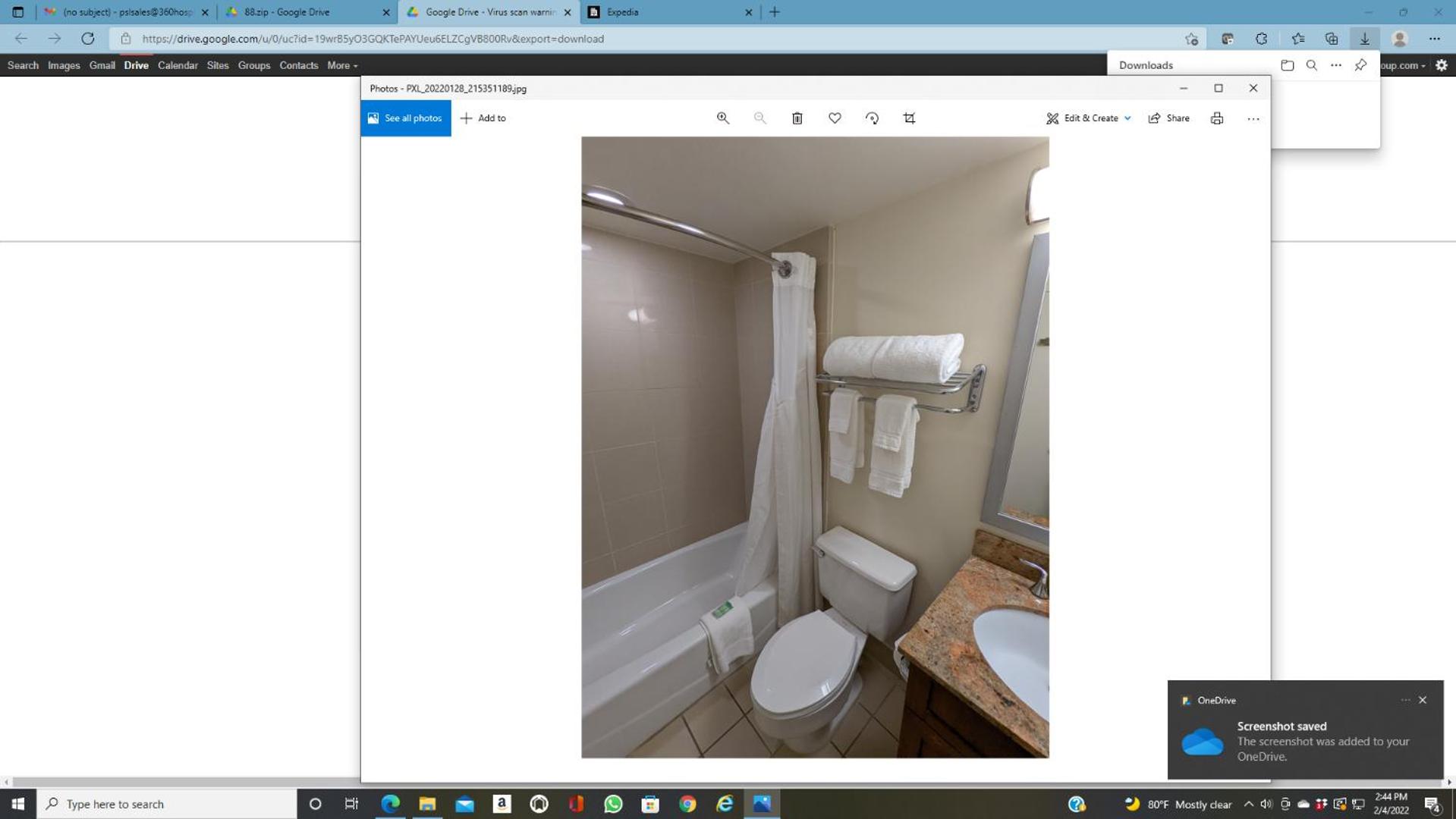 One-Bedroom King Suite - Photo 3