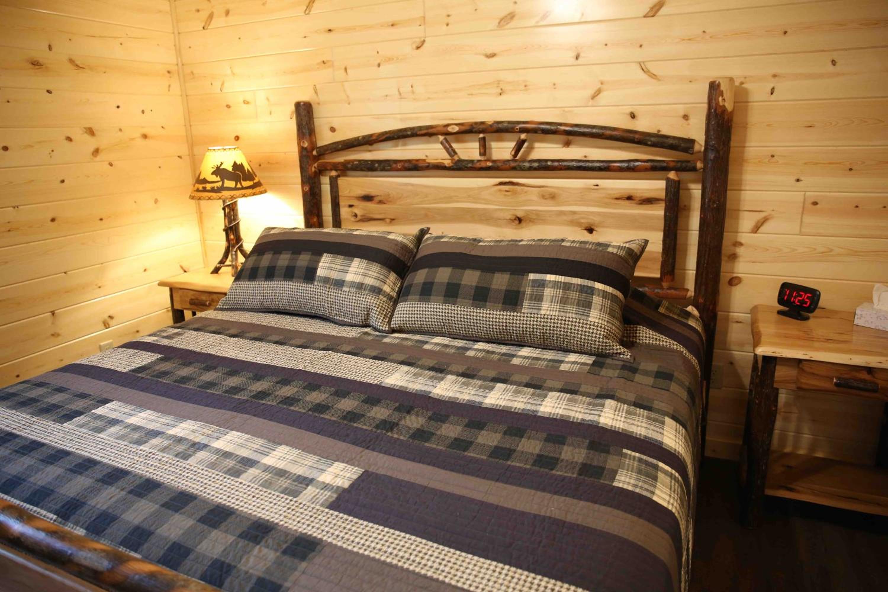 Deluxe King Suite photo 1