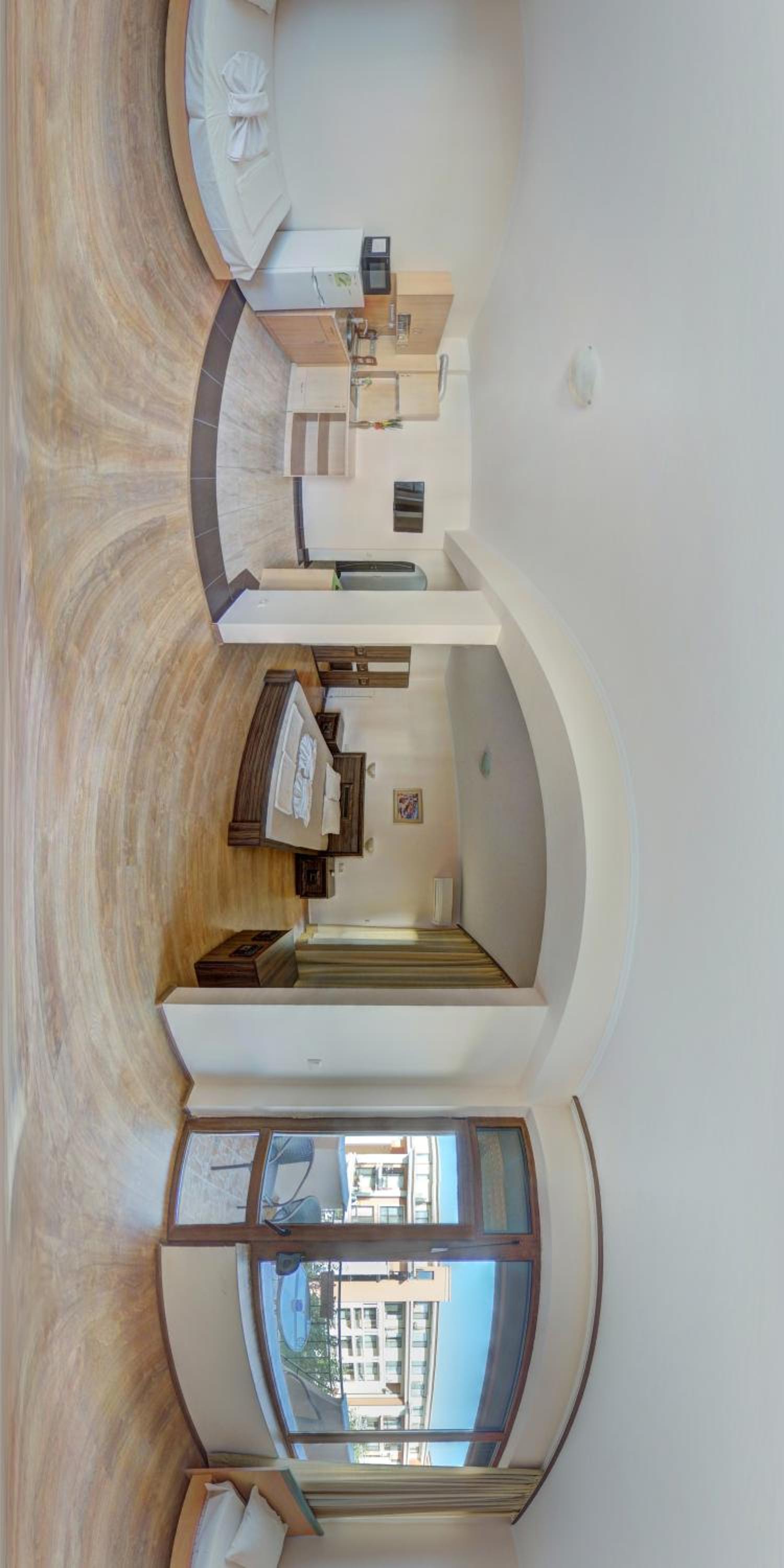 Studio - Photo 1