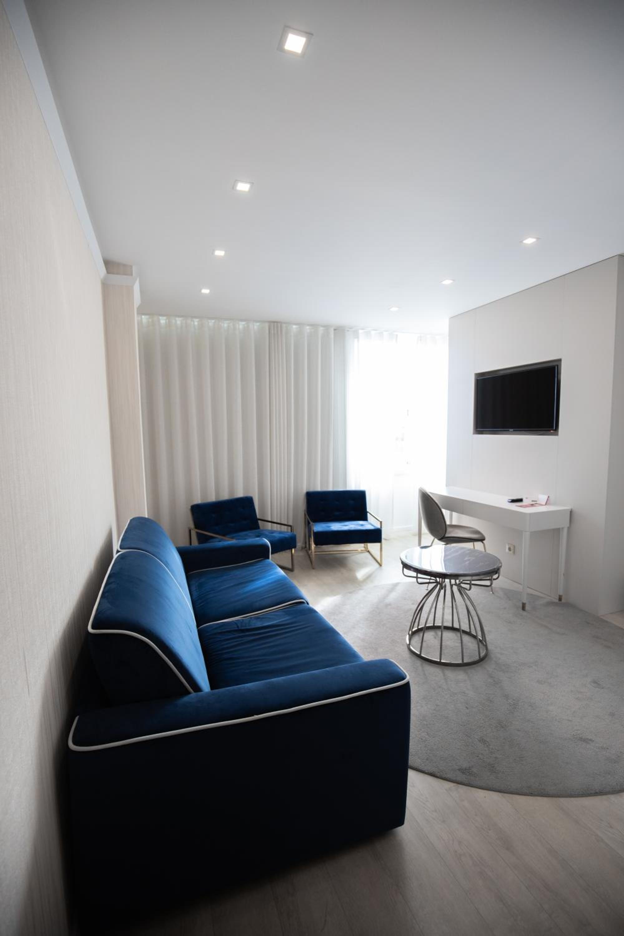 Deluxe Suite photo 3