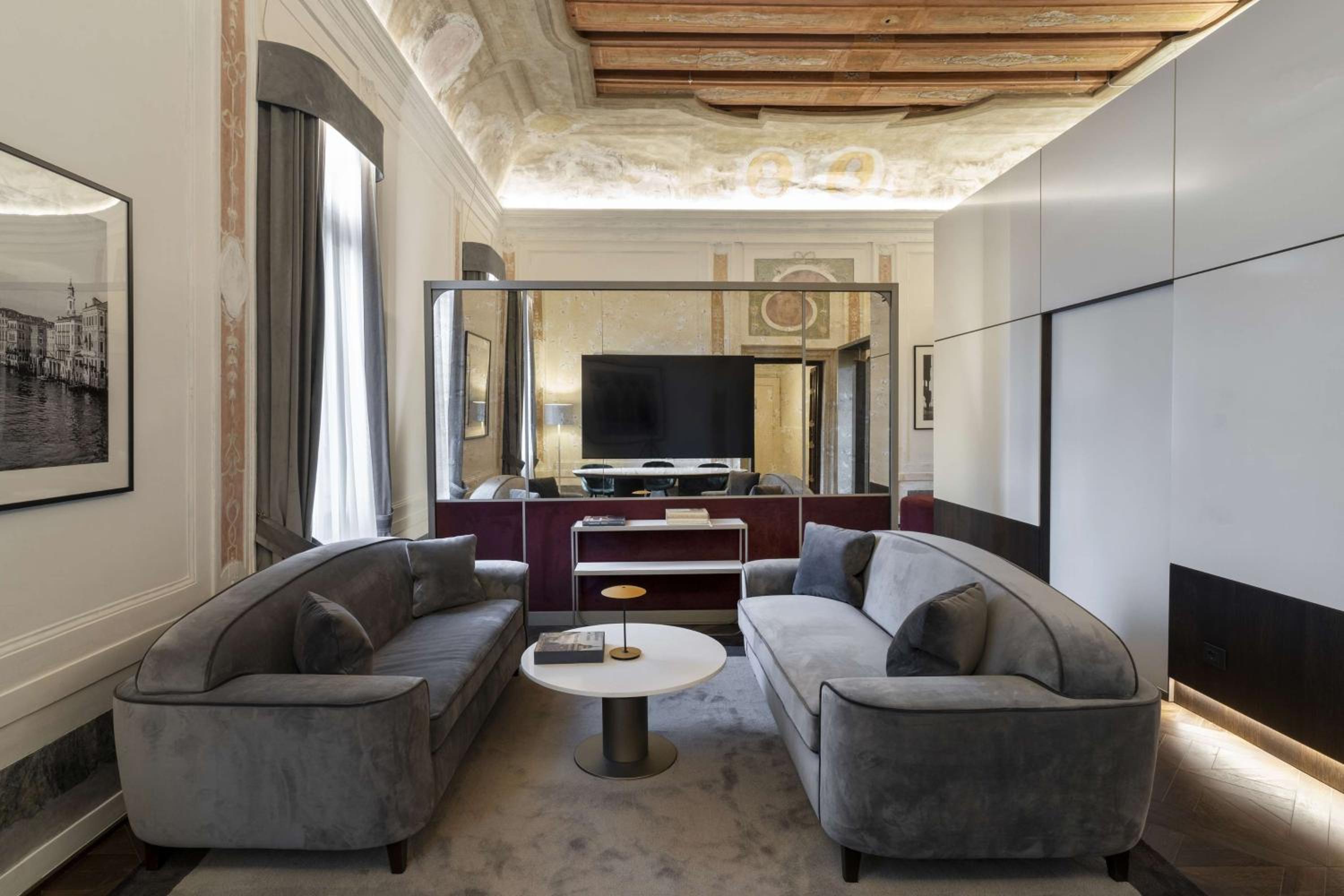 Presidential Suite photo 3