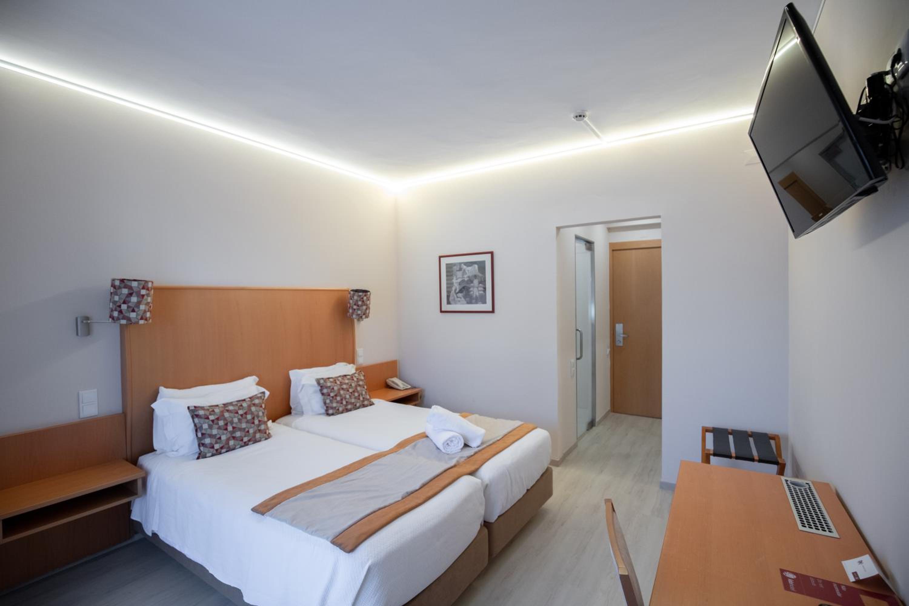 Standard Double Room with Pool View photo 2