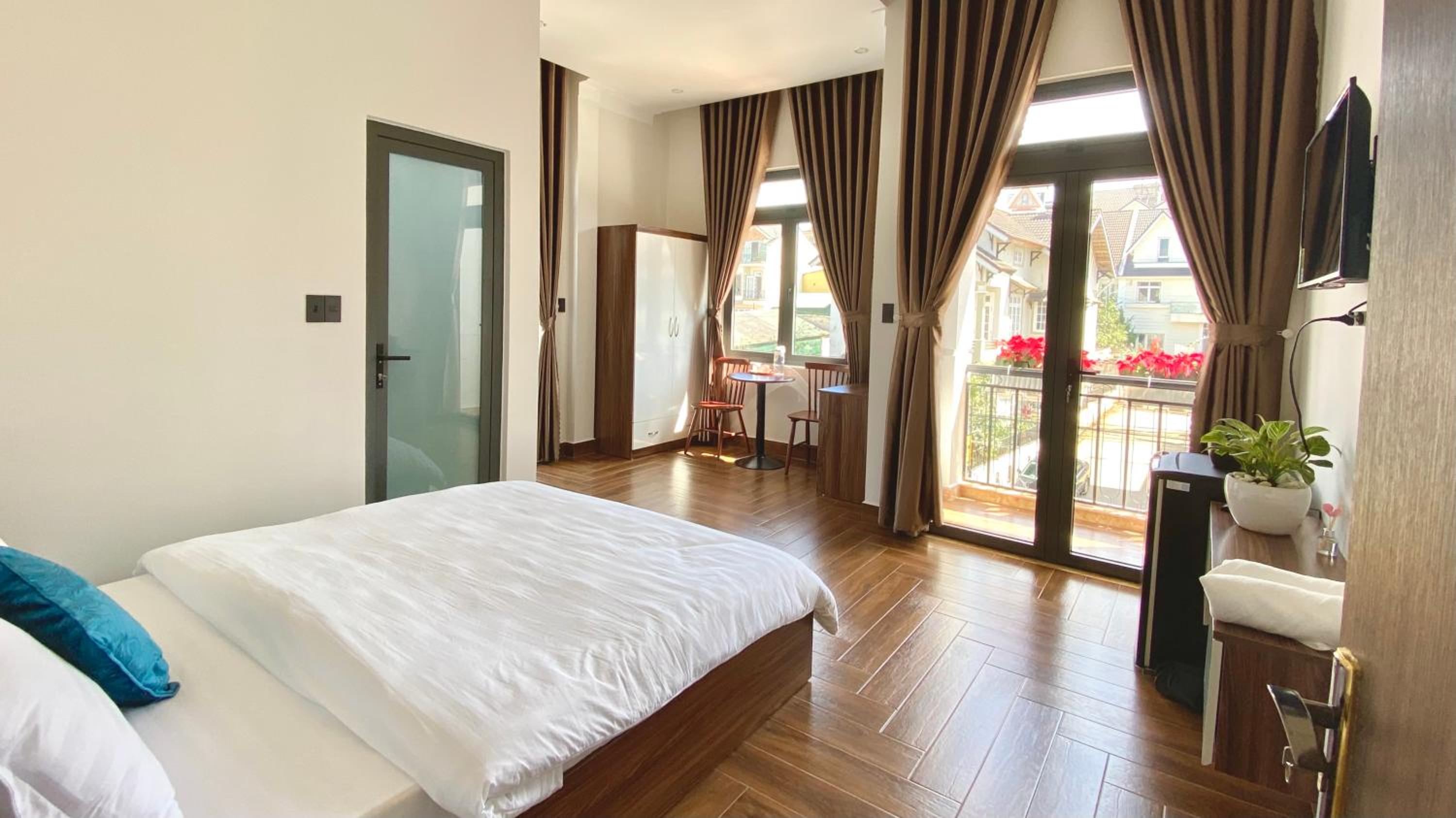 Large Double Room photo 3