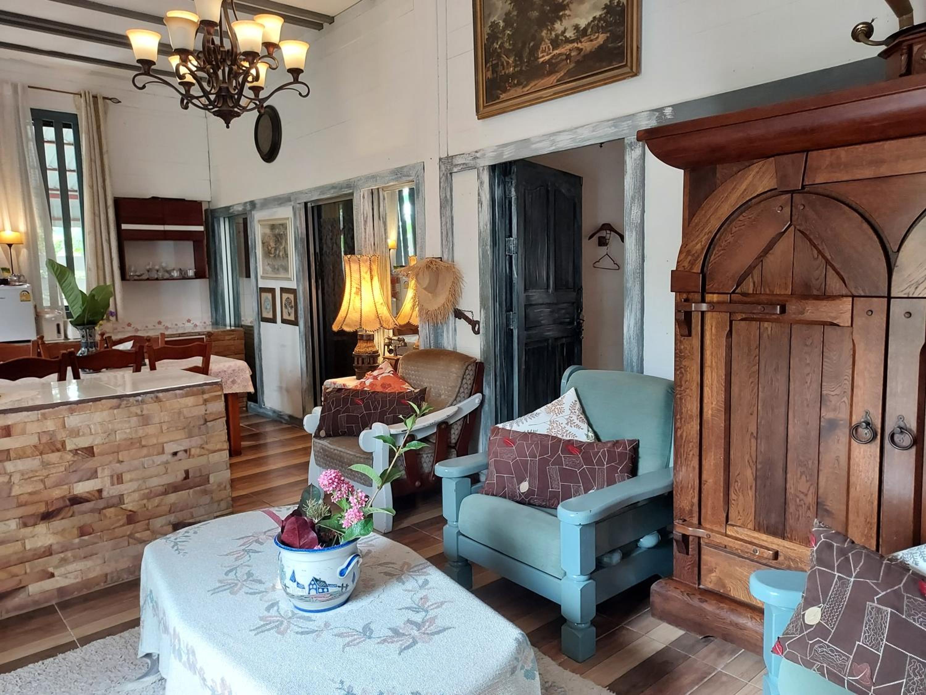 Deluxe Family Suite photo 3