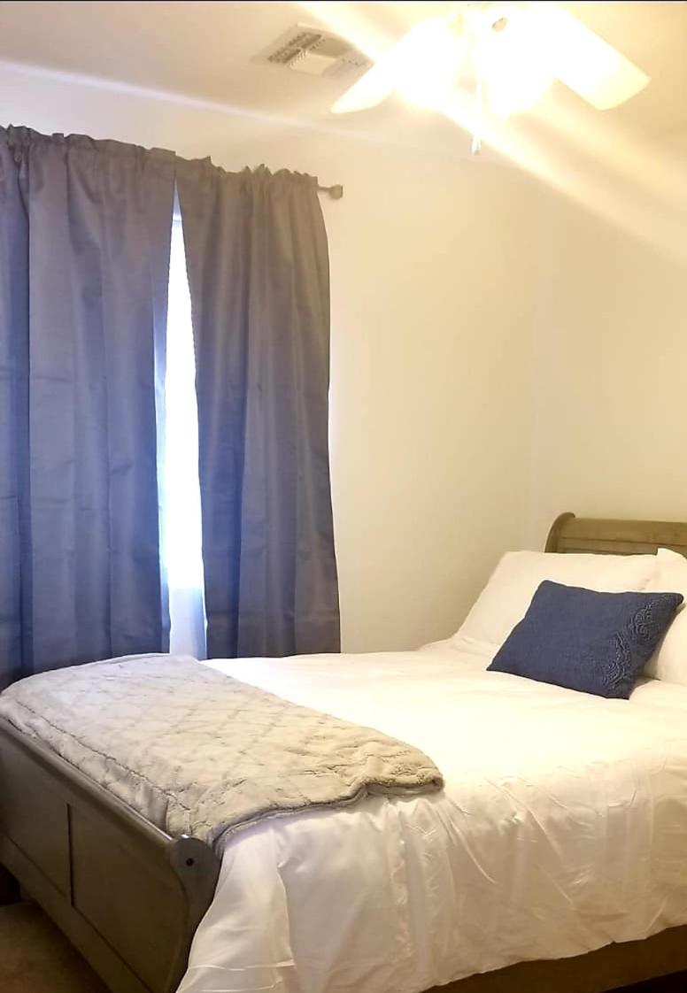 Deluxe Queen Room - Photo 1