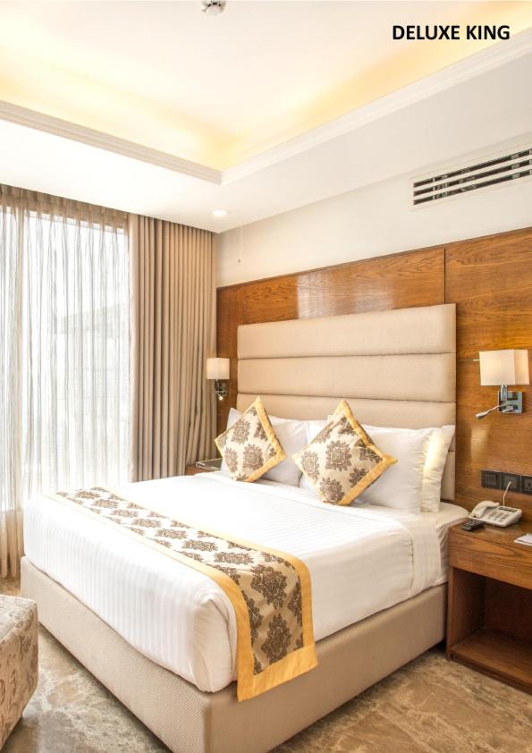 Deluxe King Room photo 1
