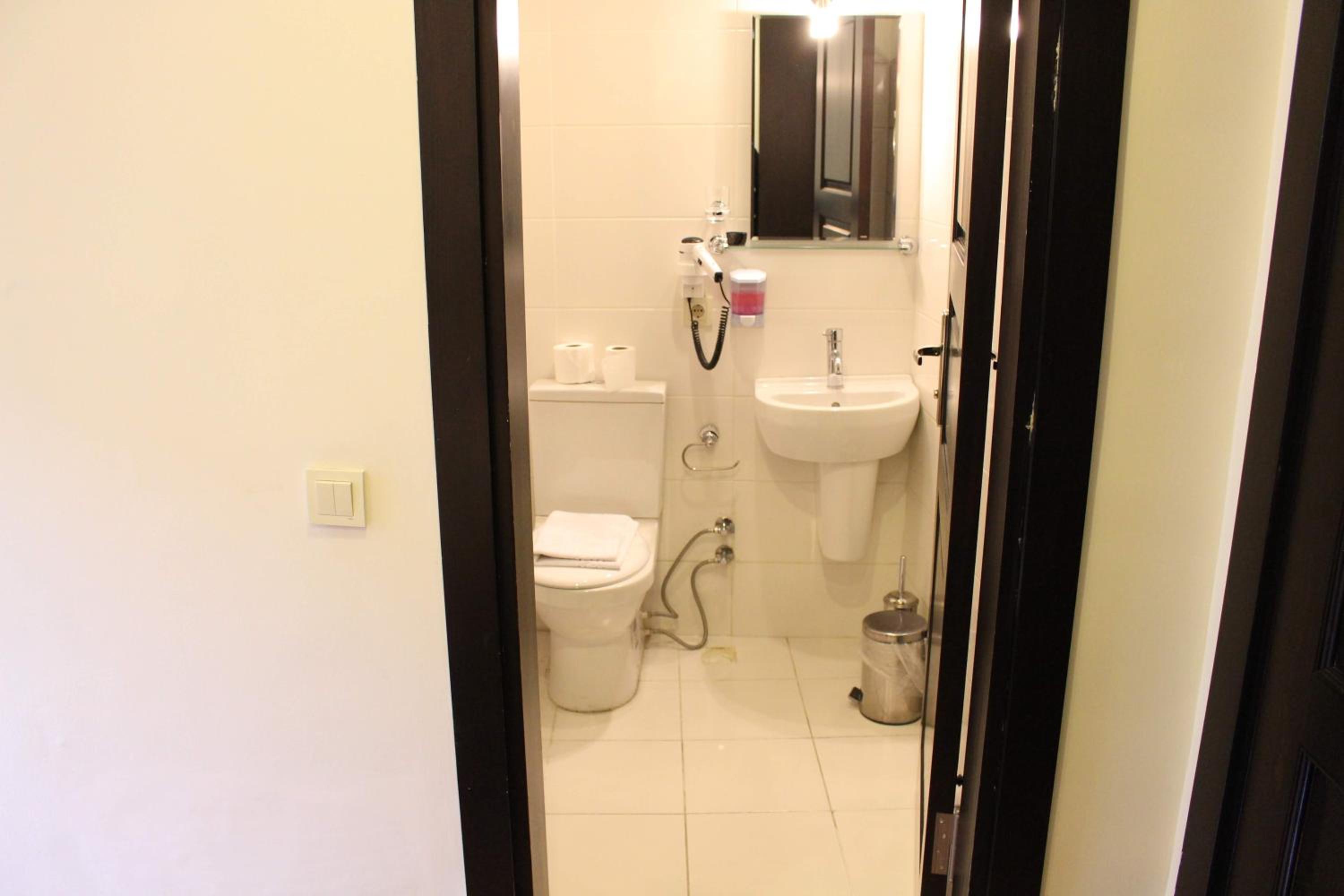 Standard Double or Twin Room photo 3