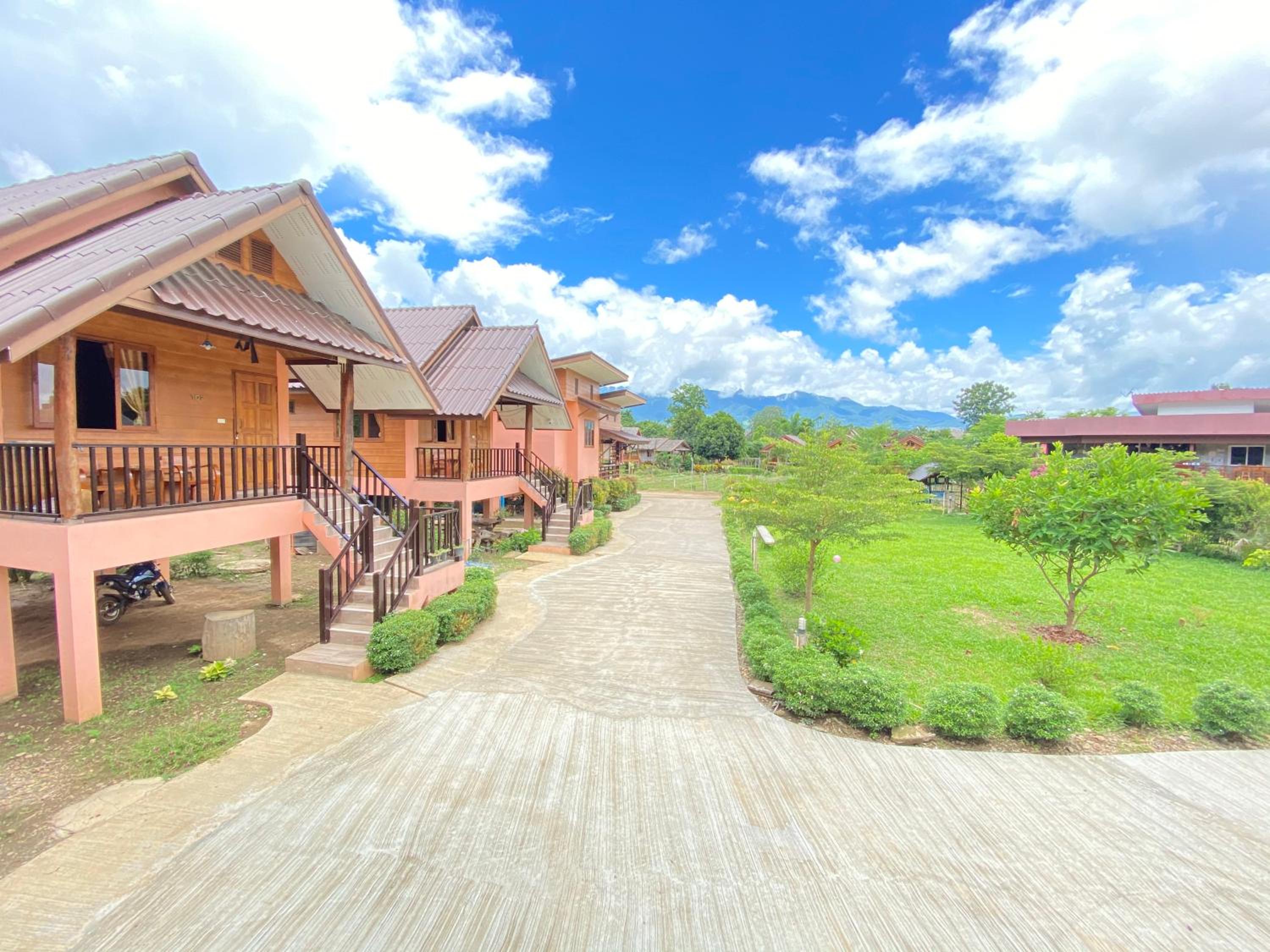 Double Room with Mountain View with Fan - Photo 42