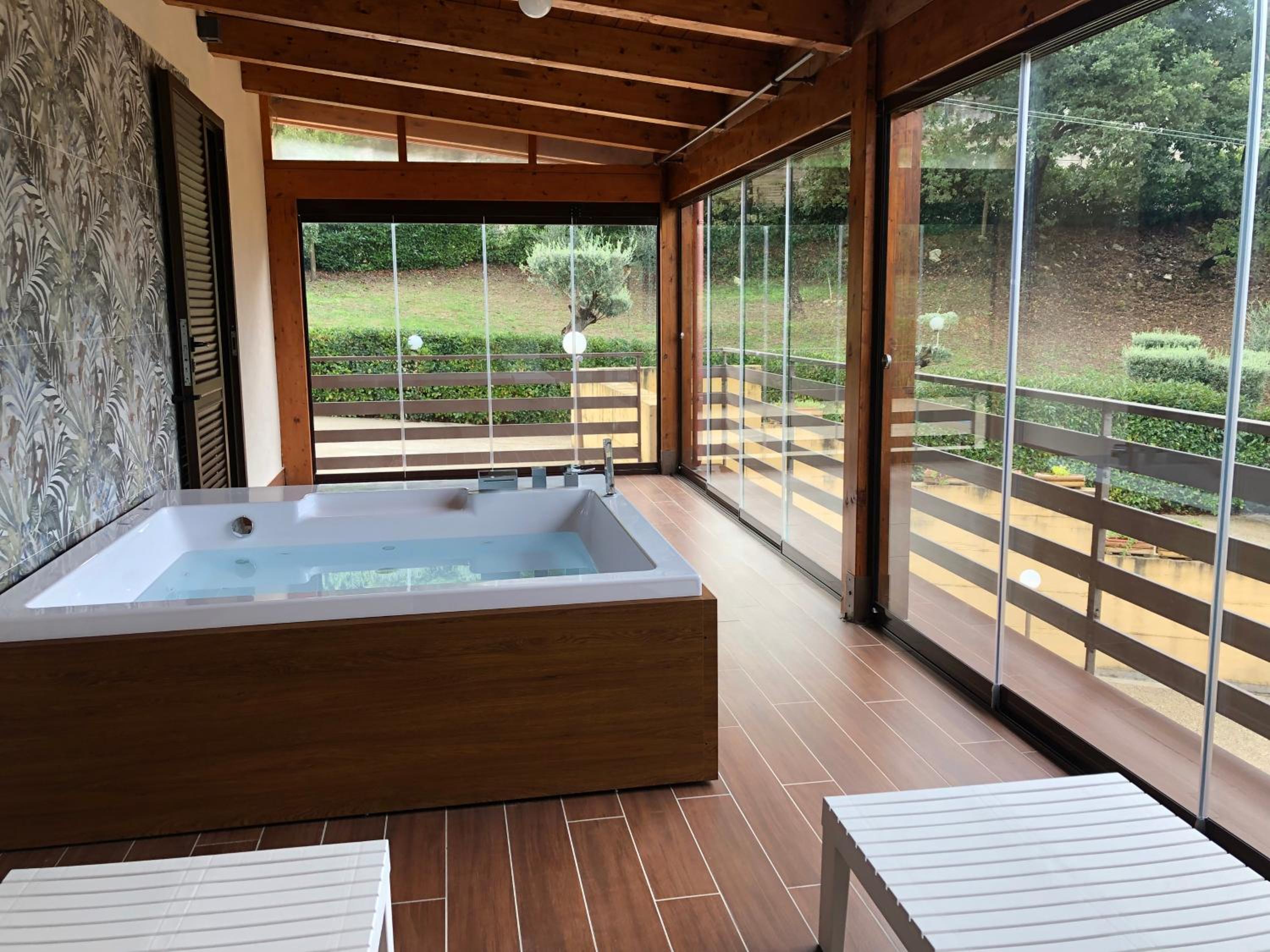 King Room with Spa Bath photo 2