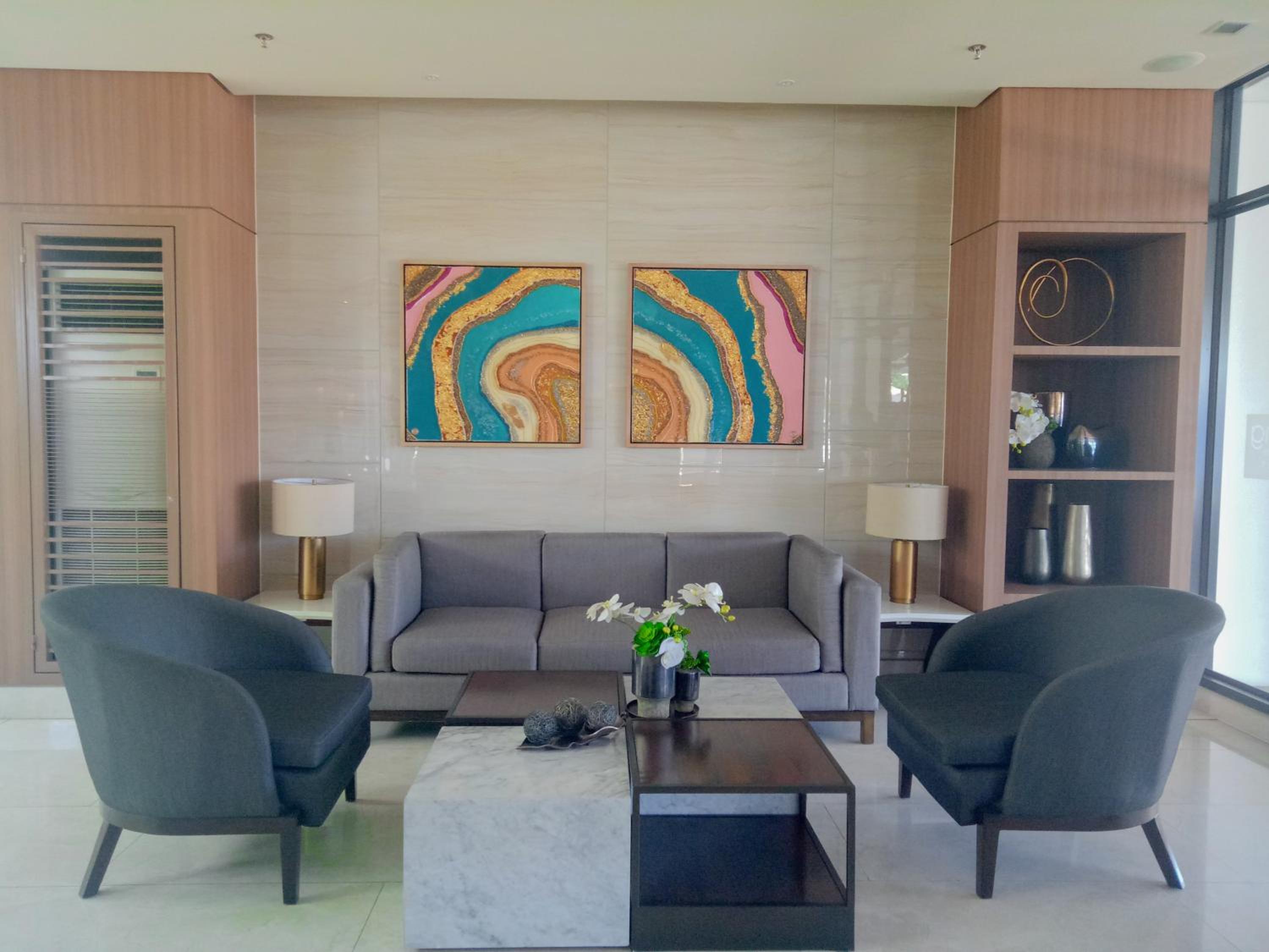 One-Bedroom Apartment - Photo 2