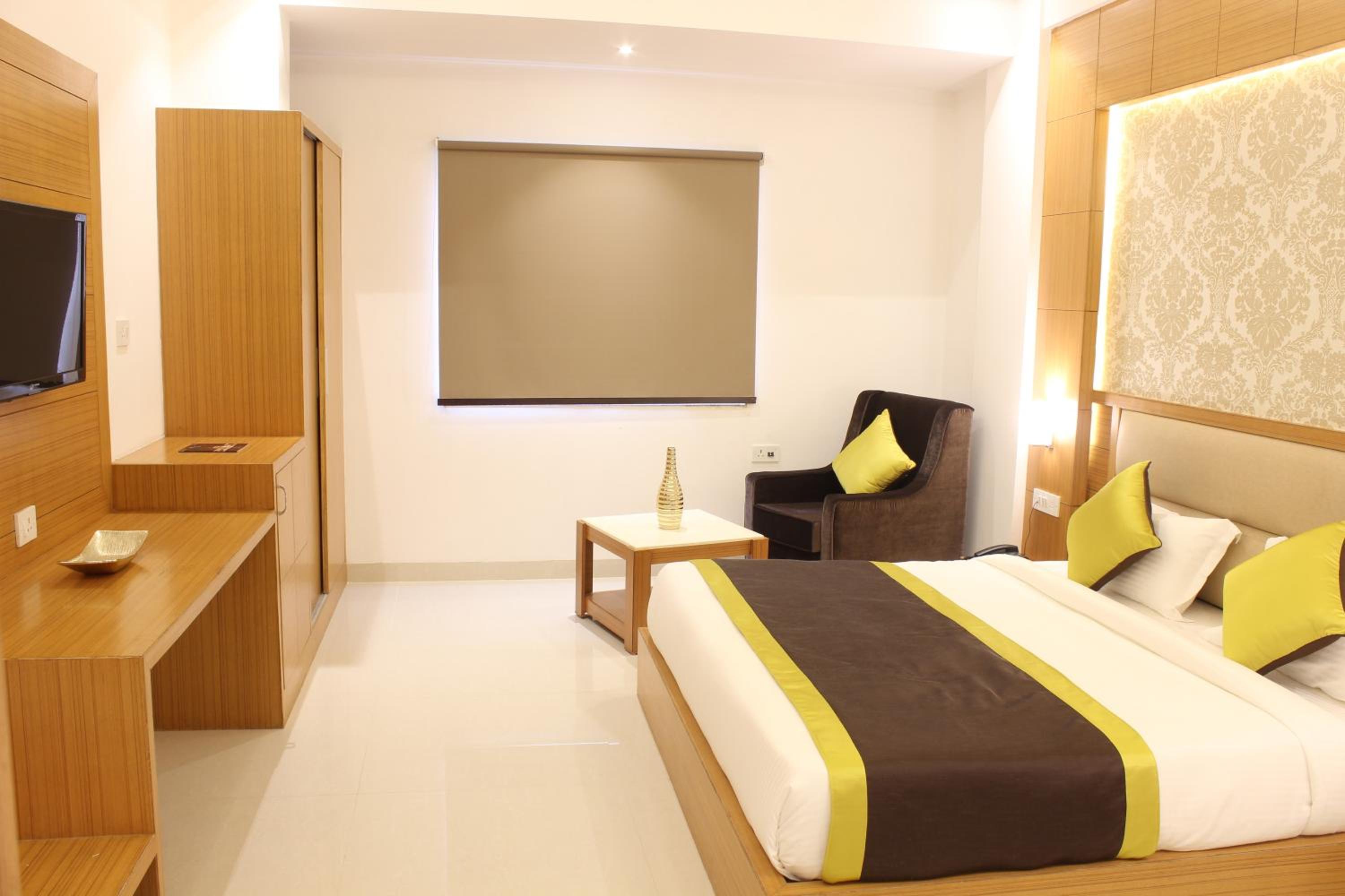 Premium Room - Photo 9