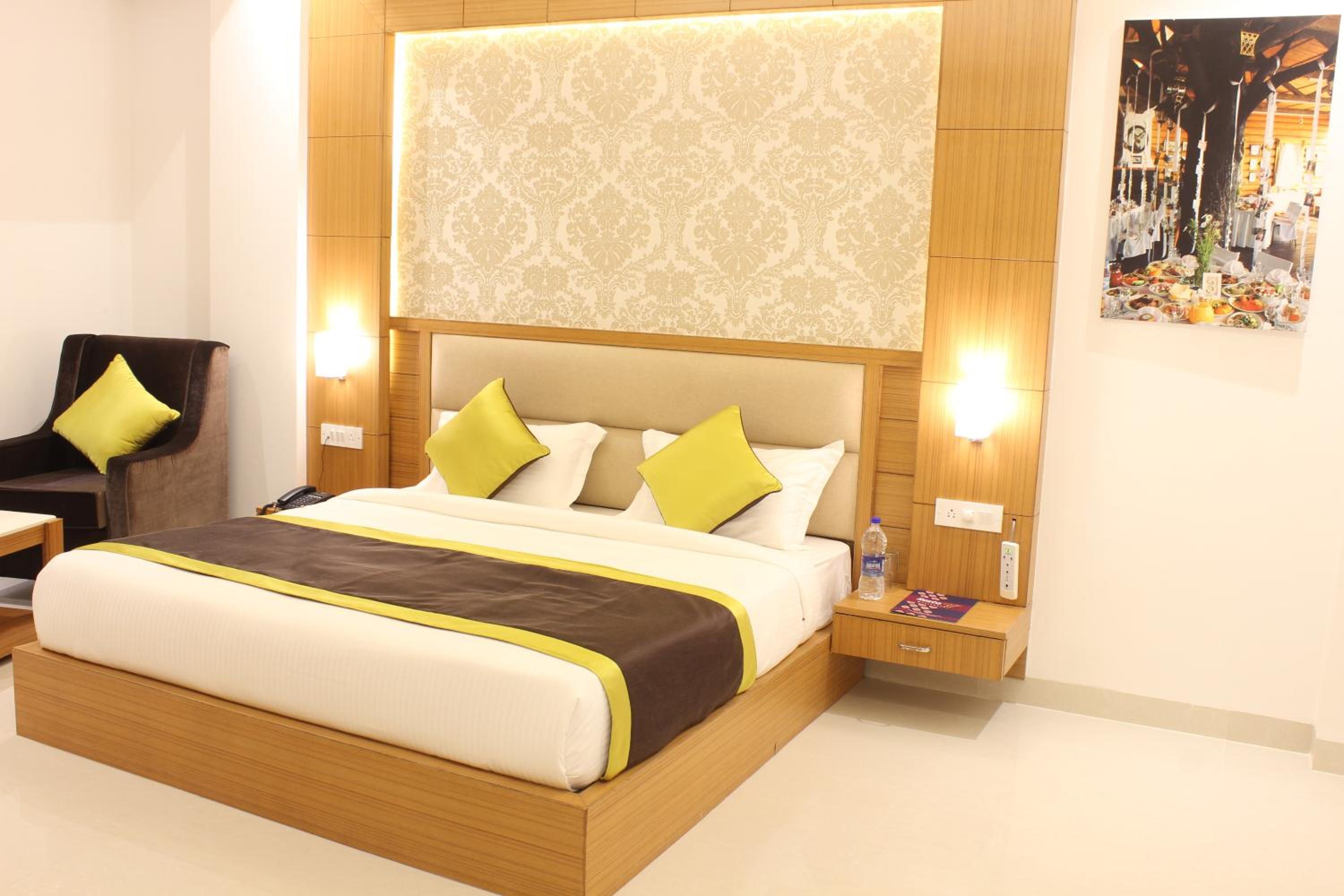 Premium Room - Photo 7