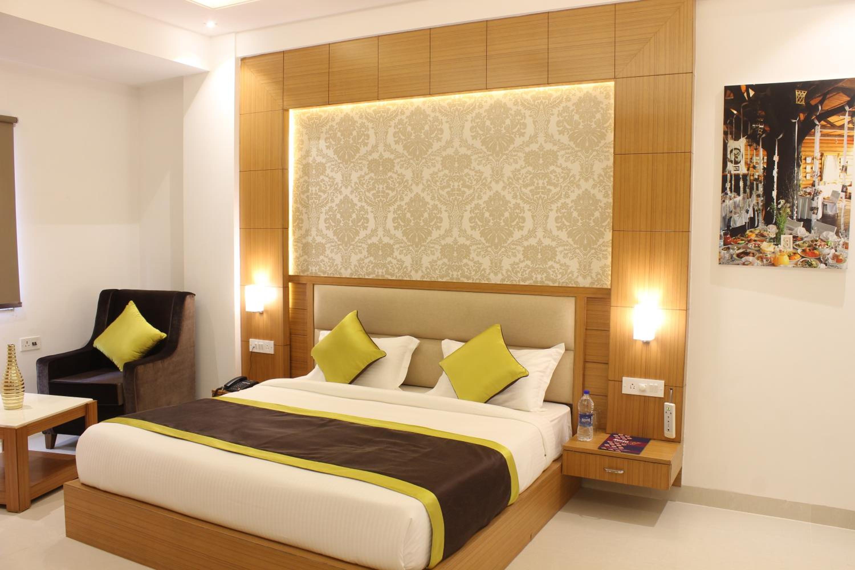 Premium Room - Photo 10