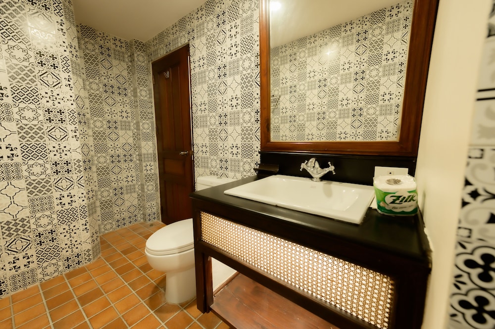 Deluxe Double or Twin Room - Photo 2