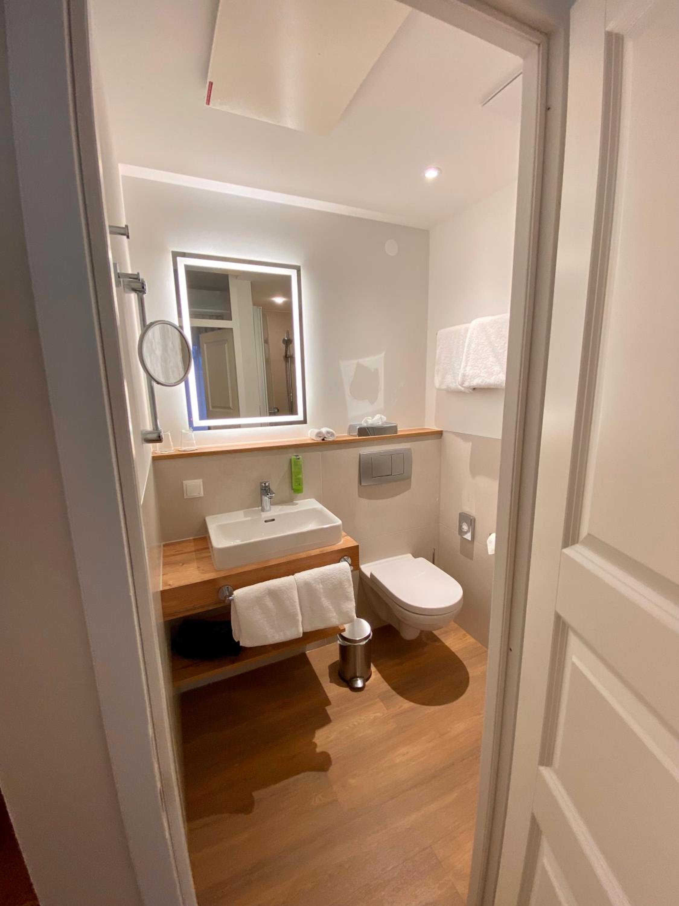 Standard Double or Twin Room photo 2