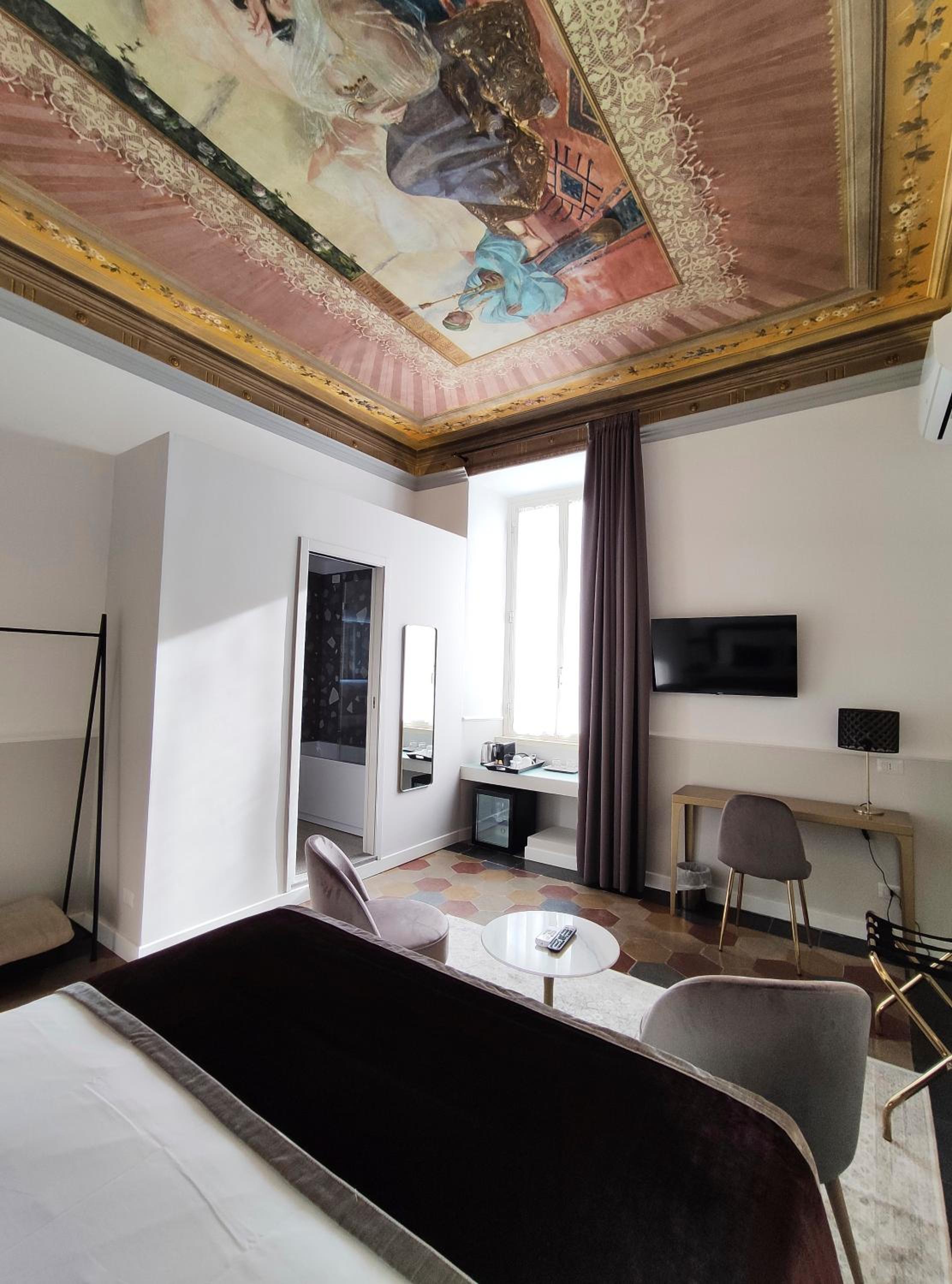 Superior King Room photo 3