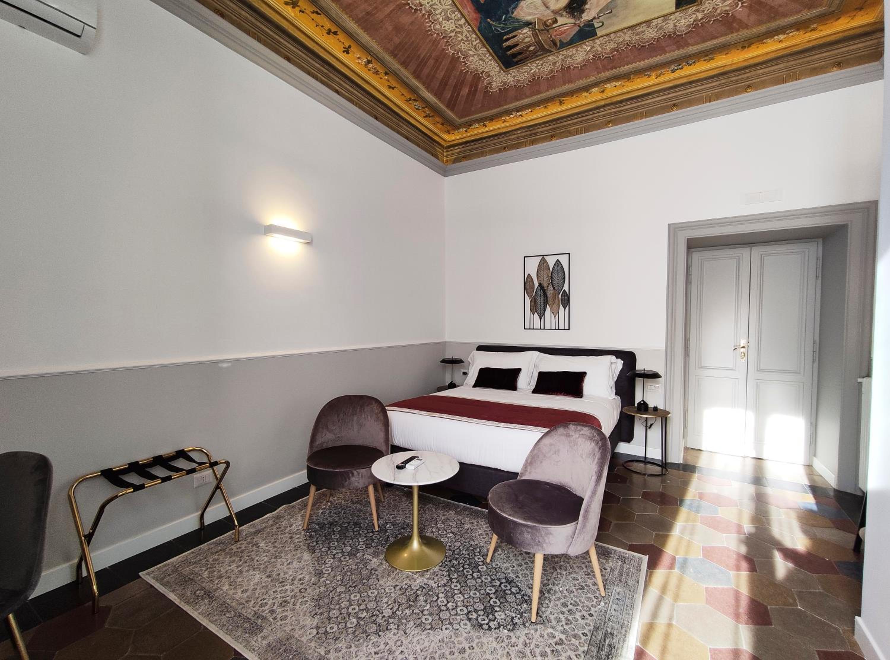 Superior King Room photo 1