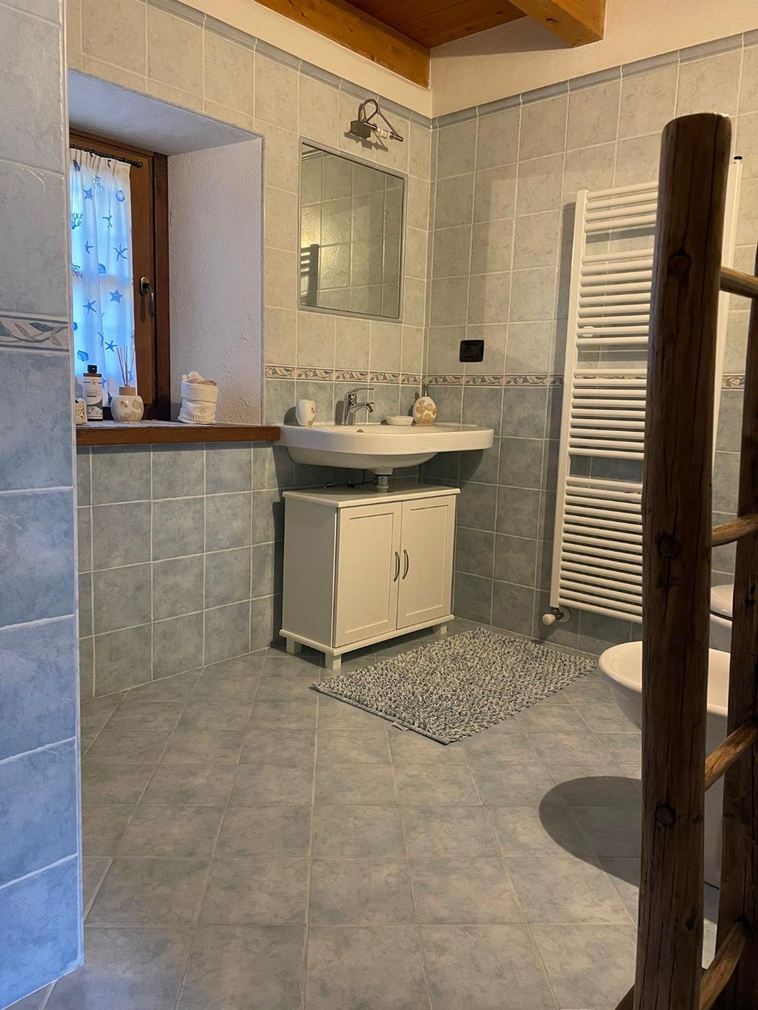 Double Room with Private Bathroom - Photo 2