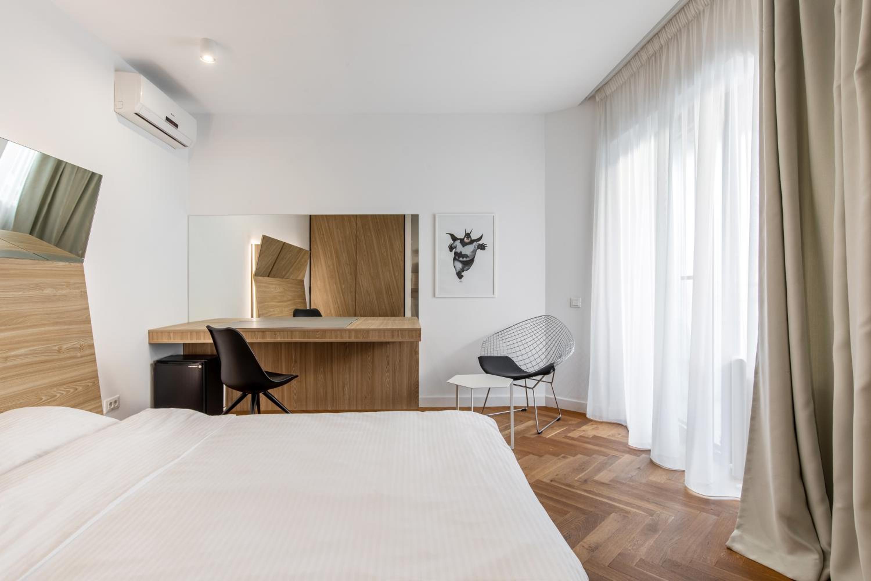 Business Deluxe Double Room - Photo 3