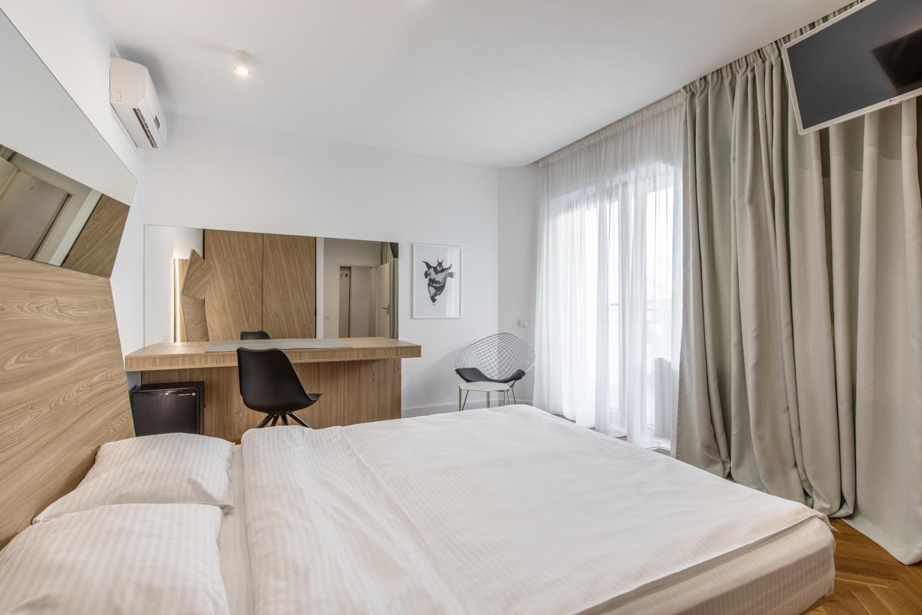 Business Deluxe Double Room - Photo 2