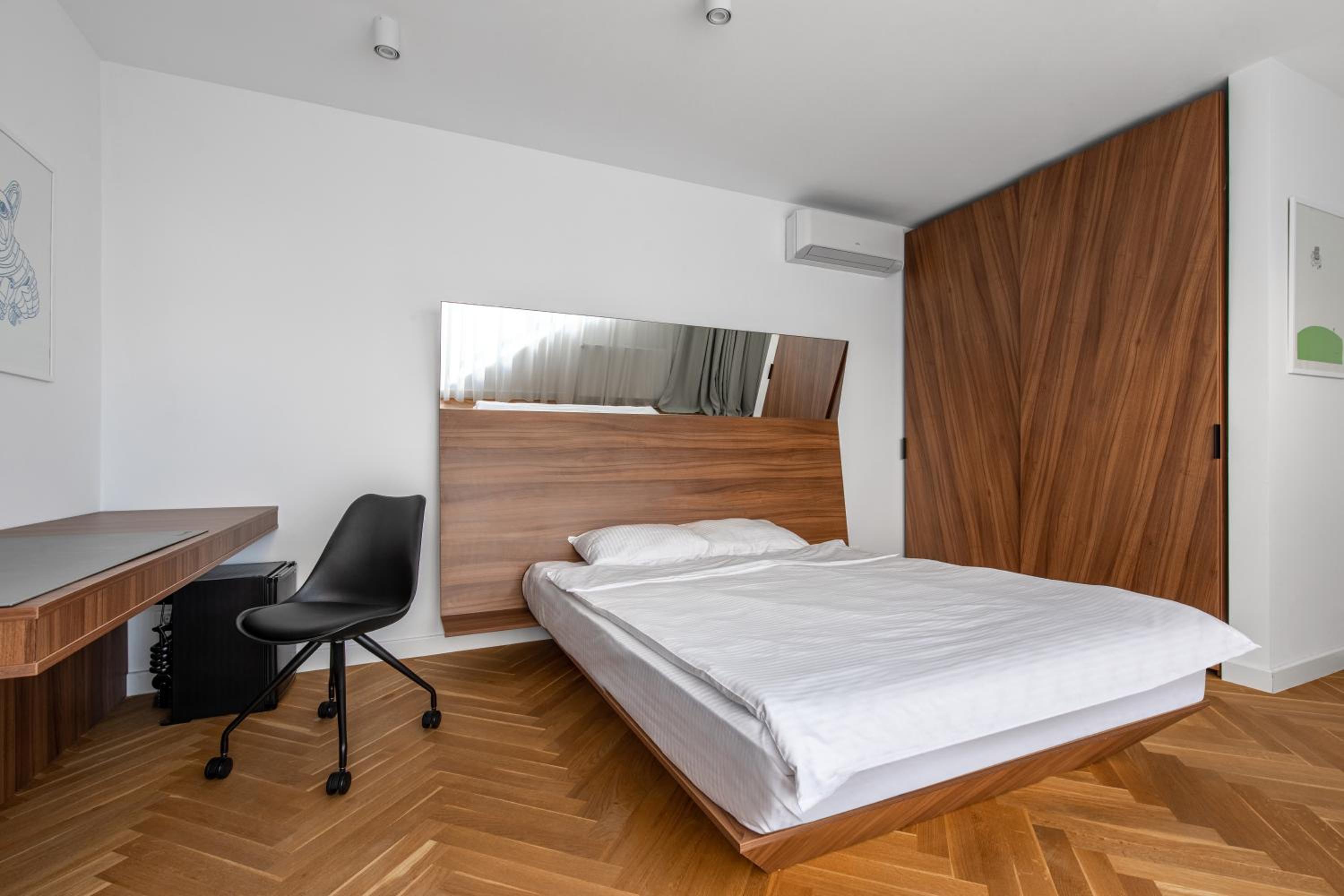 Business Deluxe Double Room - Photo 5