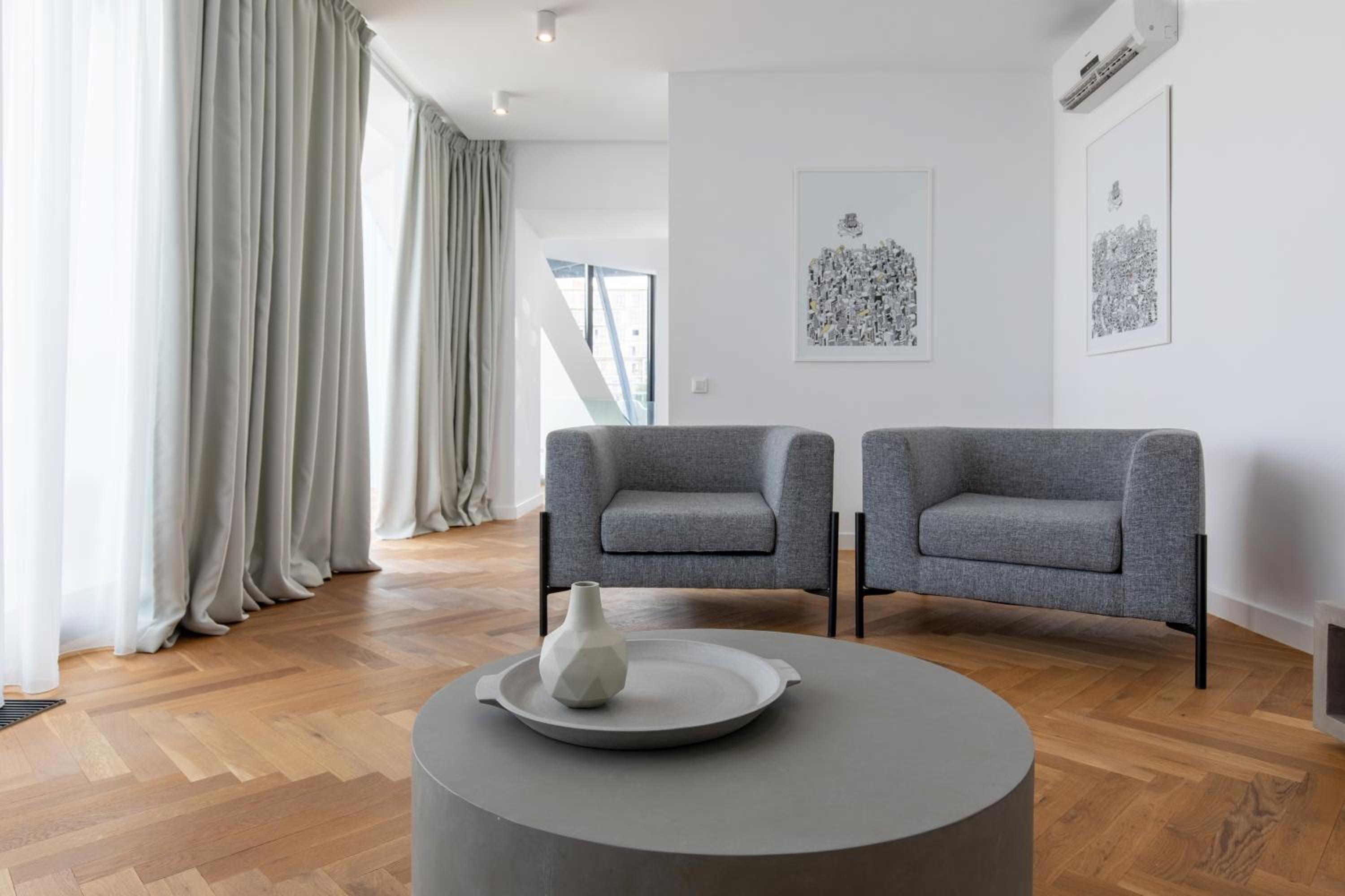 Urban Loft One-Bedroom Apartment - Photo 6