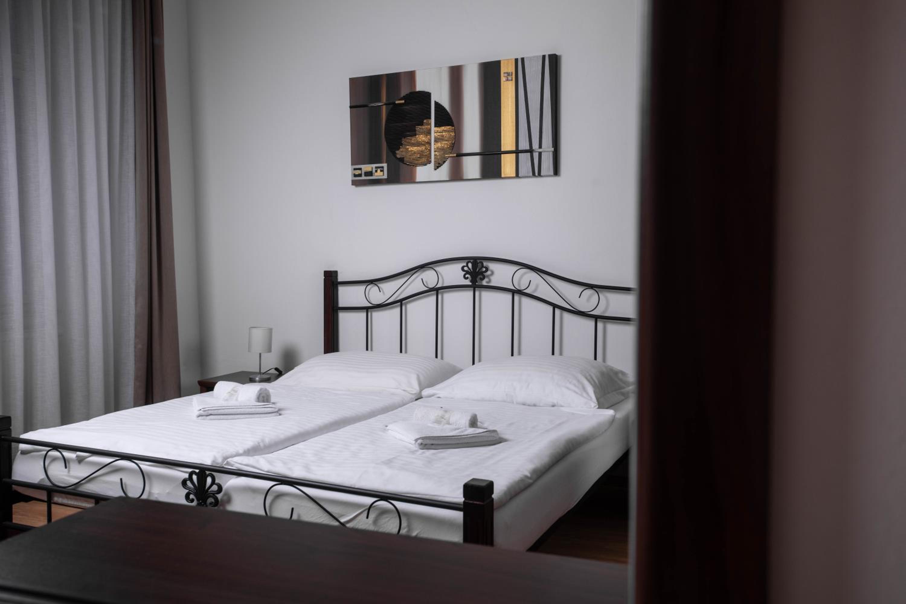 Deluxe Double Room with Extra Bed photo 1
