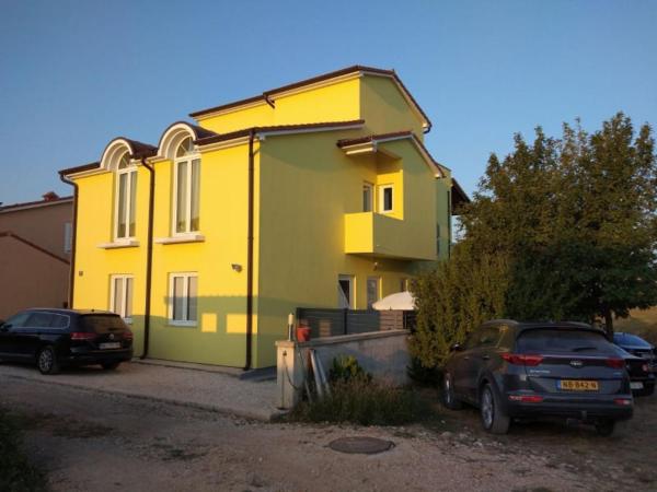 Apartment with Balcony photo 2