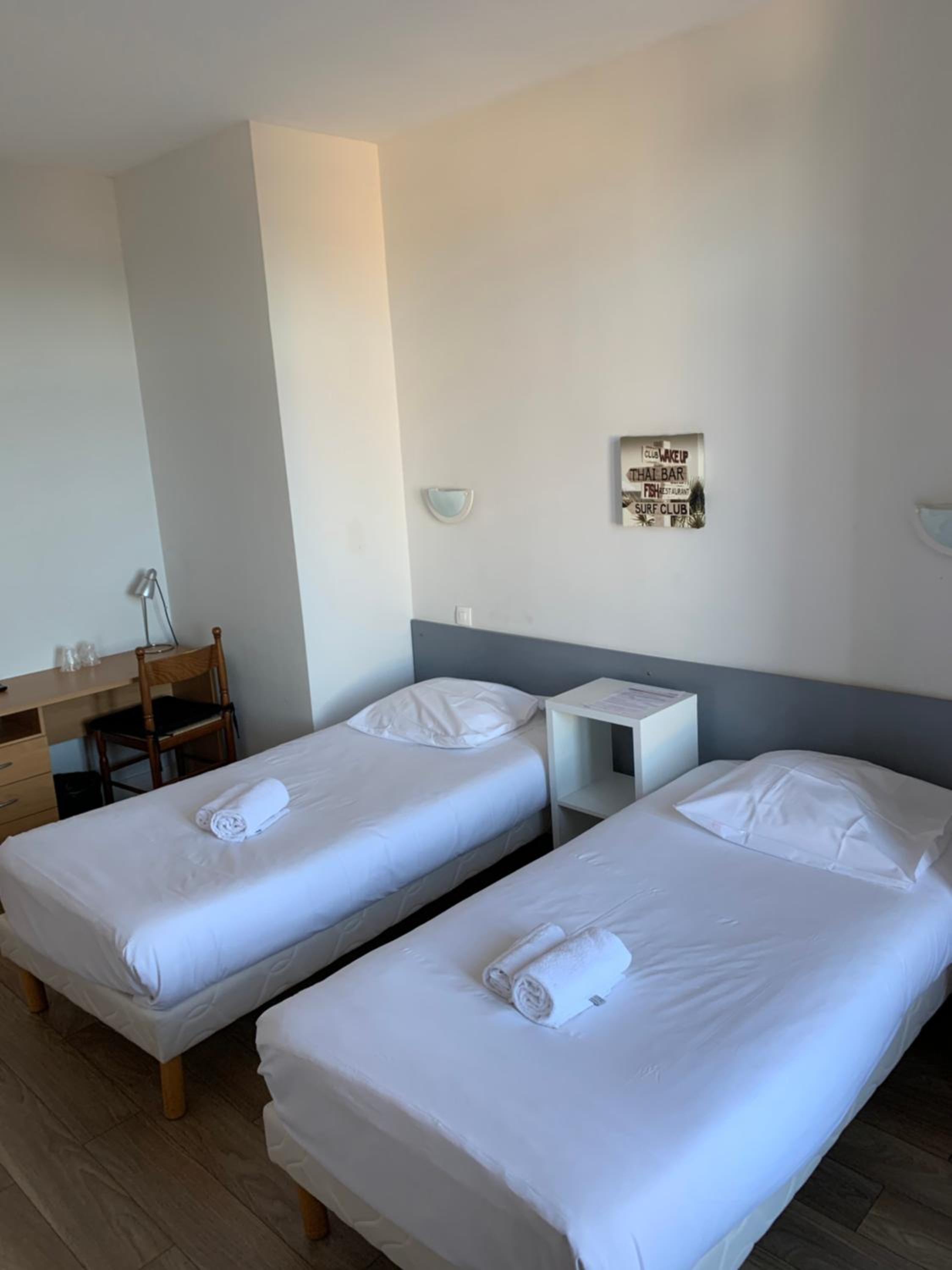 Twin Room - Photo 1