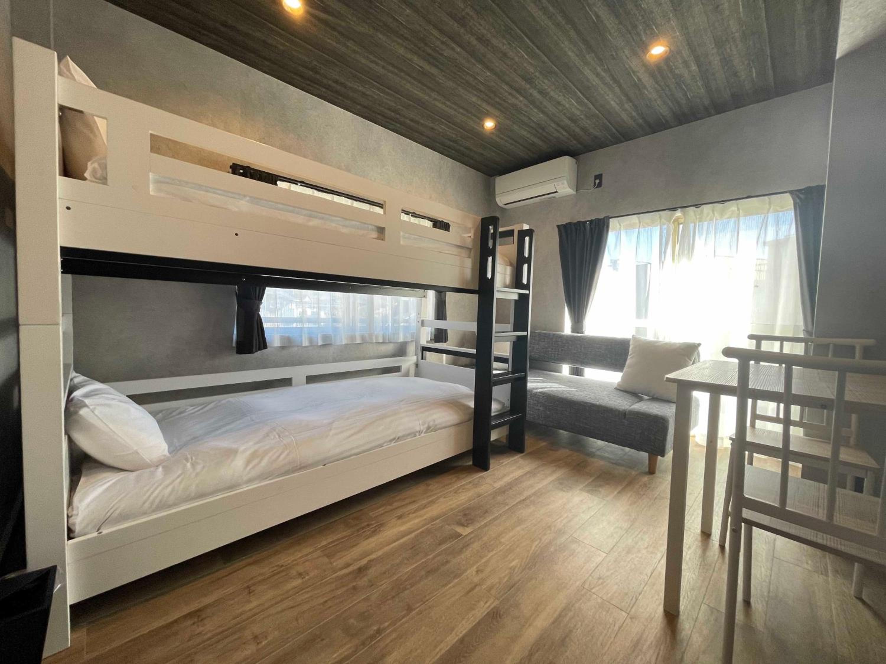 Triple Room with Shared Toilet photo 1