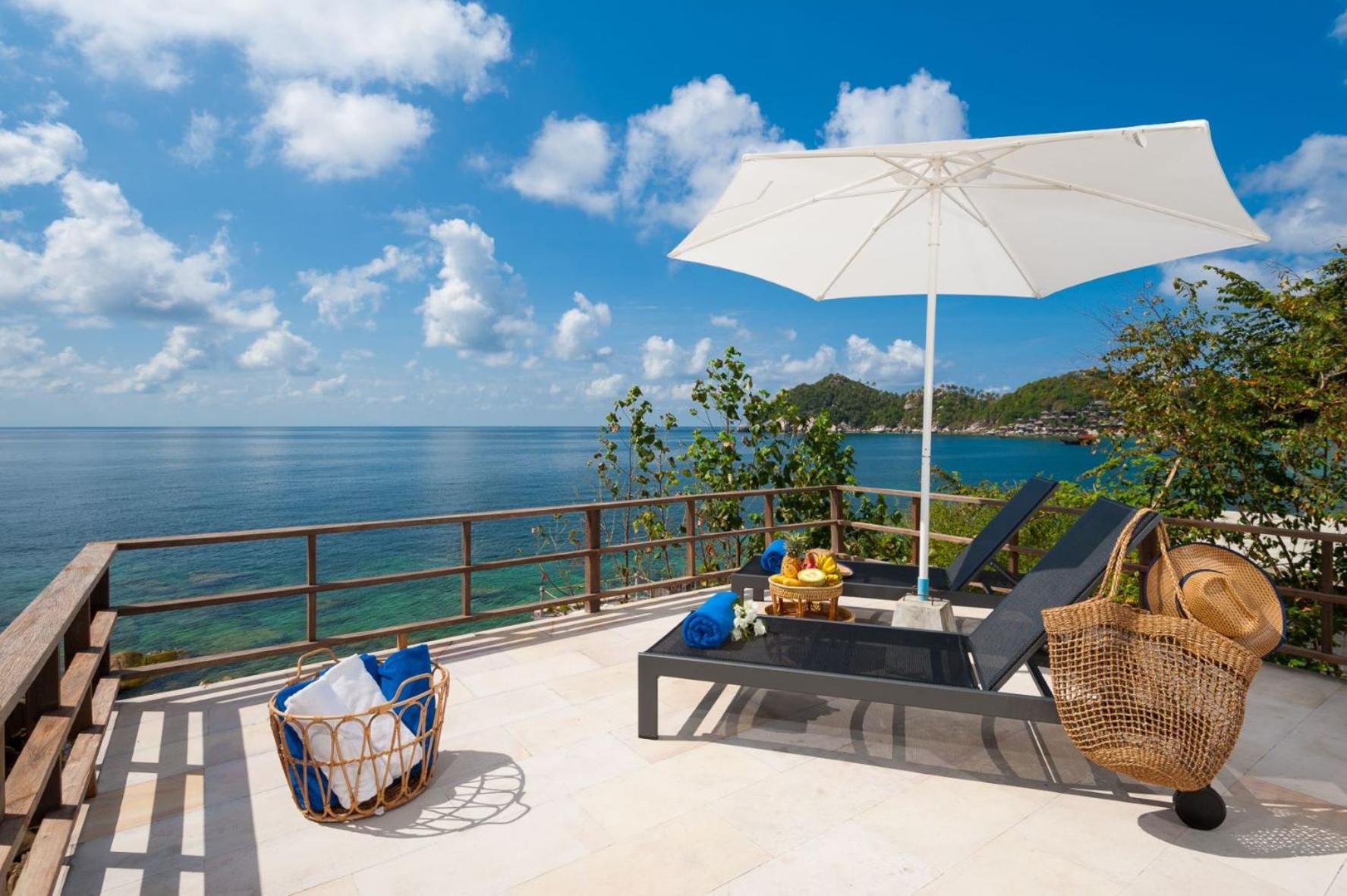 Villa - Beach Front - Photo 1
