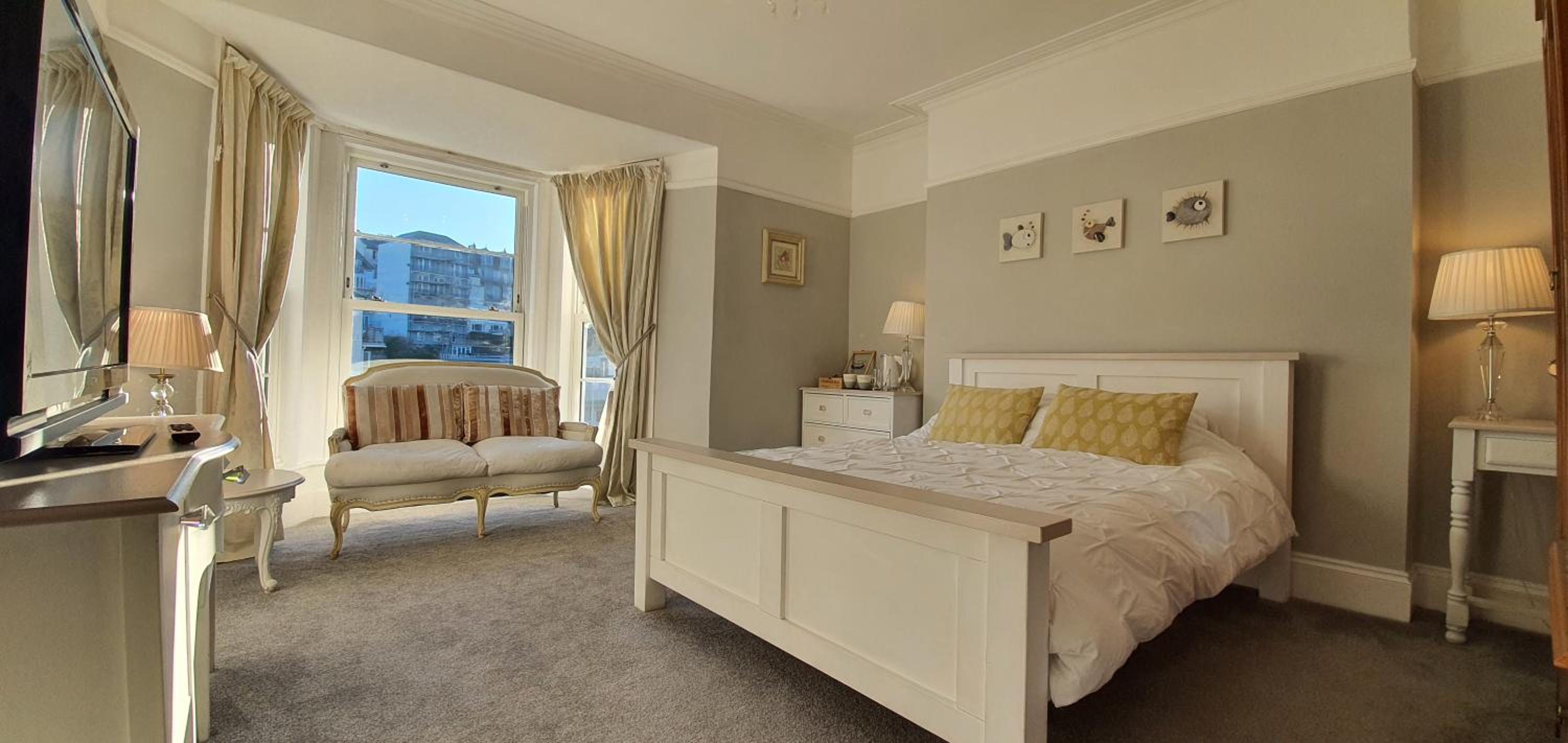 Deluxe King Room photo 2