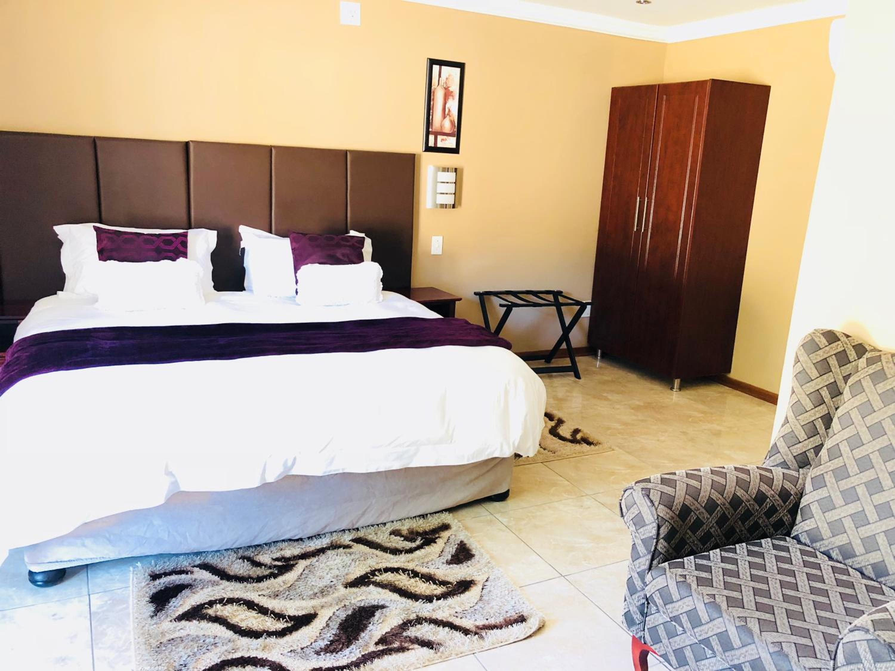  Double Room - Photo 1