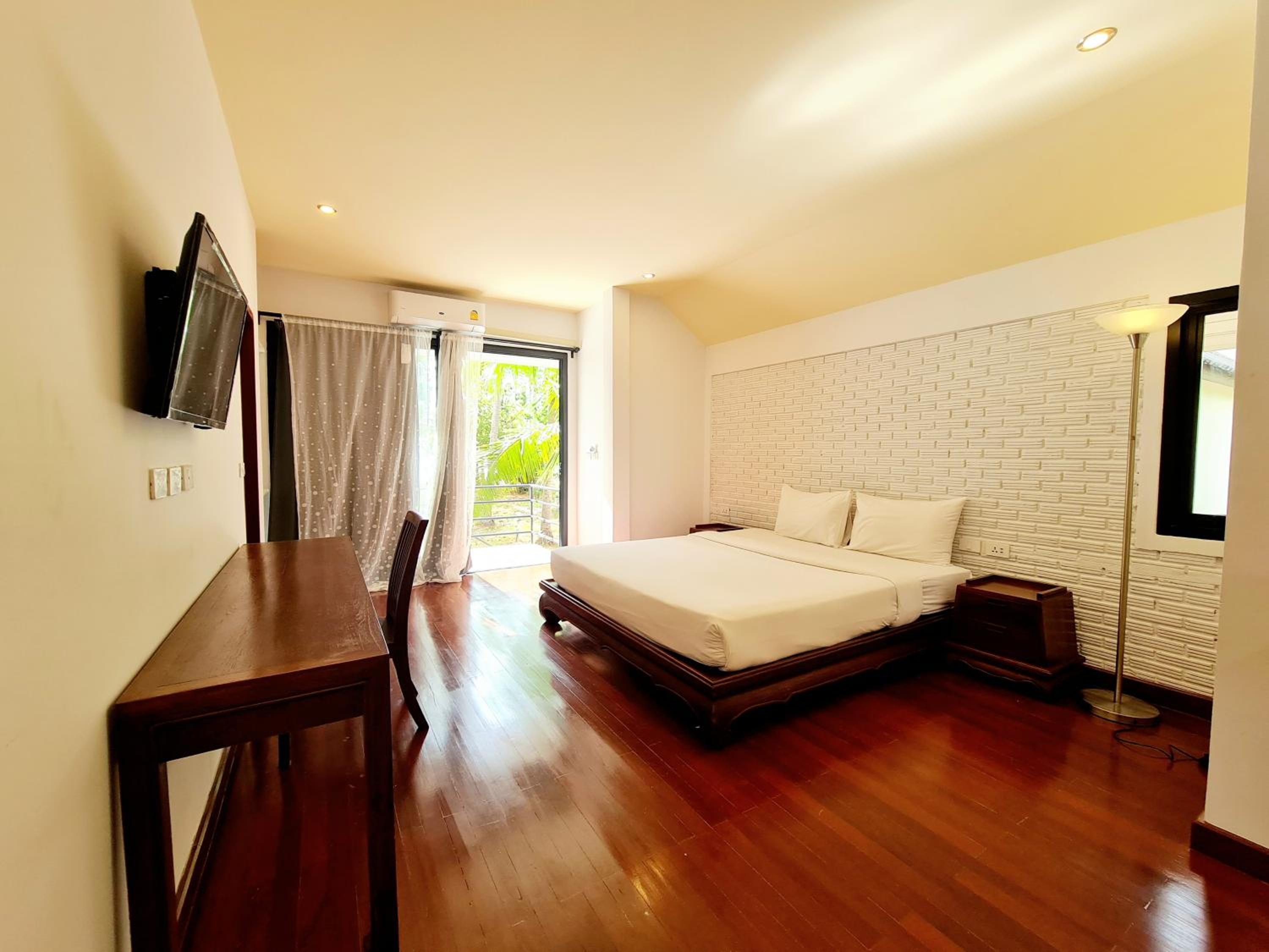 Bungalow with Sea View