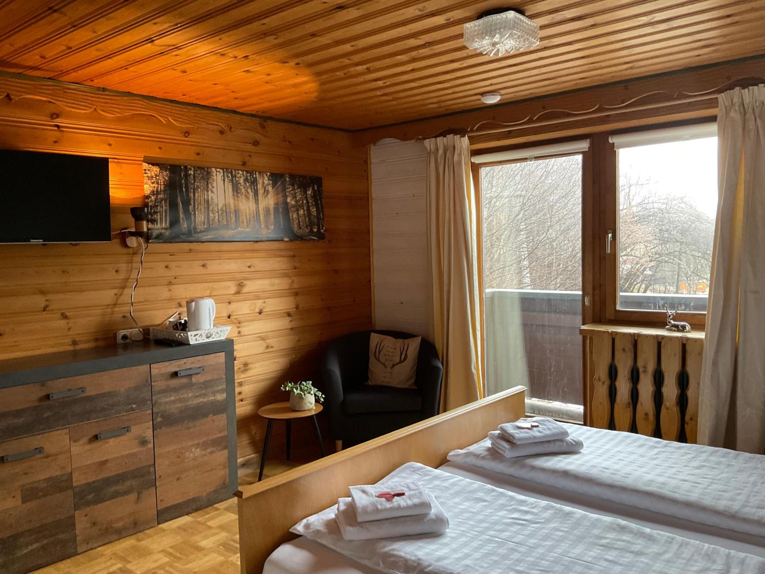 Double Room with Balcony - Photo 7