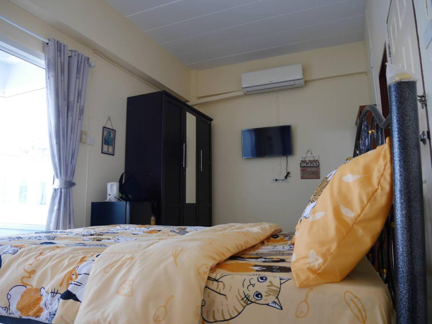 One-Bedroom Apartment - Photo 9