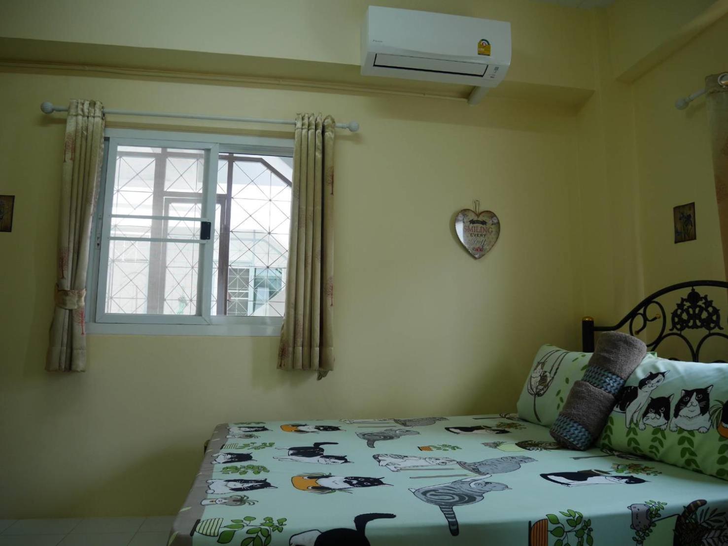 One-Bedroom Apartment - Photo 12