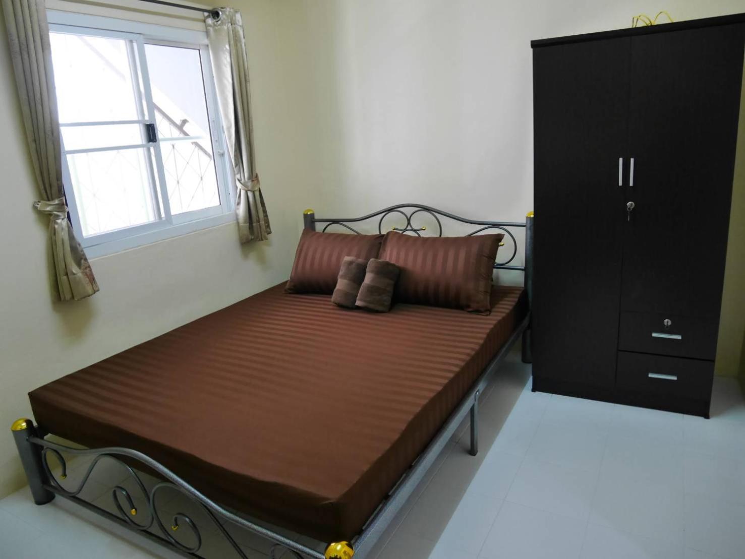 One-Bedroom Apartment - Photo 16